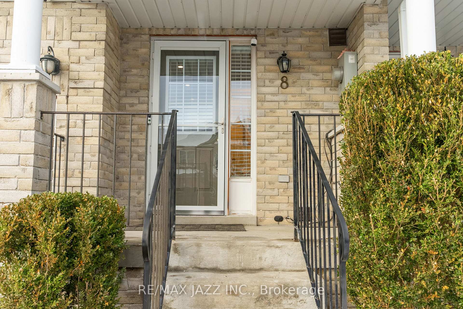 Photo 4 of 8 Odessa Crescent, Whitby, Rolling Acres — HOMEH