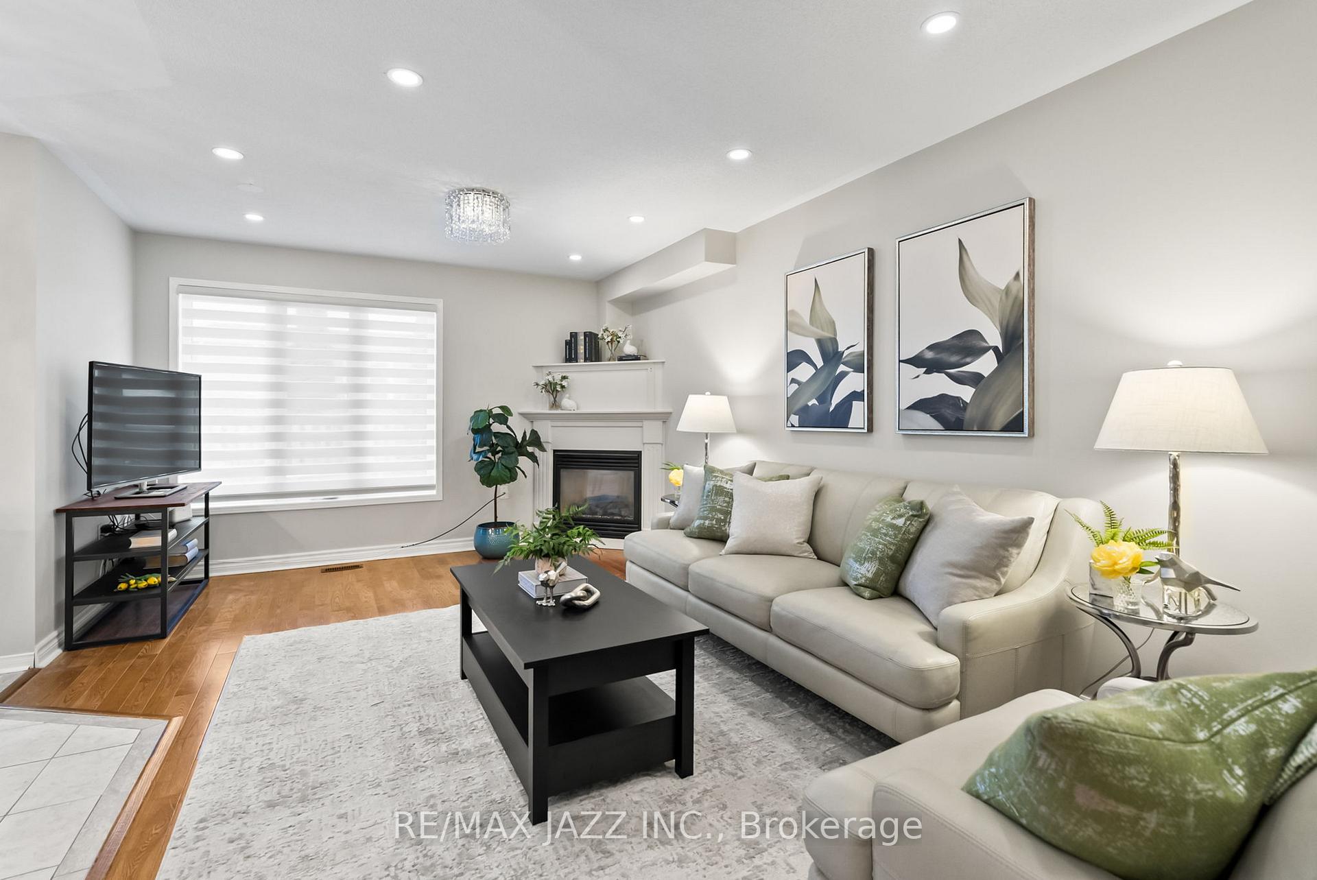 Photo 9 of 8 Odessa Crescent, Whitby, Rolling Acres — HOMEH