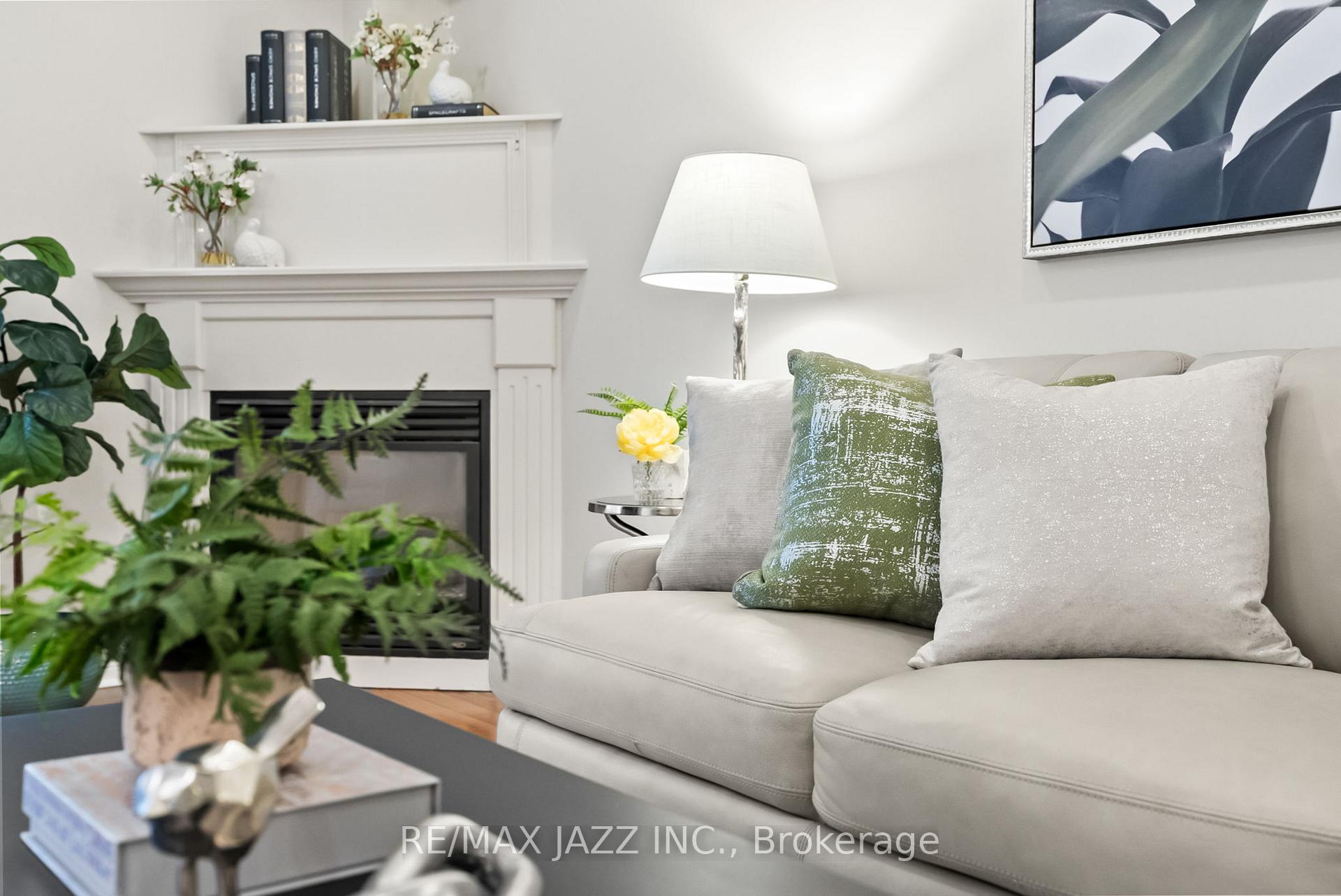 Photo 11 of 8 Odessa Crescent, Whitby, Rolling Acres — HOMEH