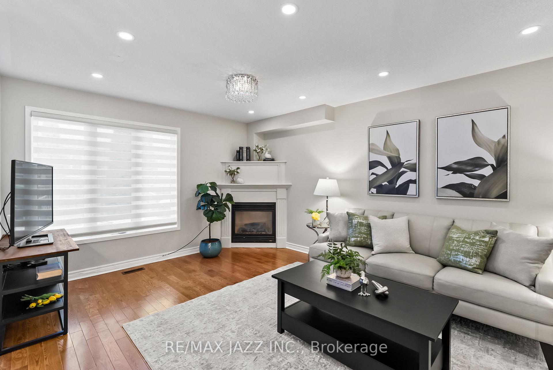 Photo 16 of 8 Odessa Crescent, Whitby, Rolling Acres — HOMEH
