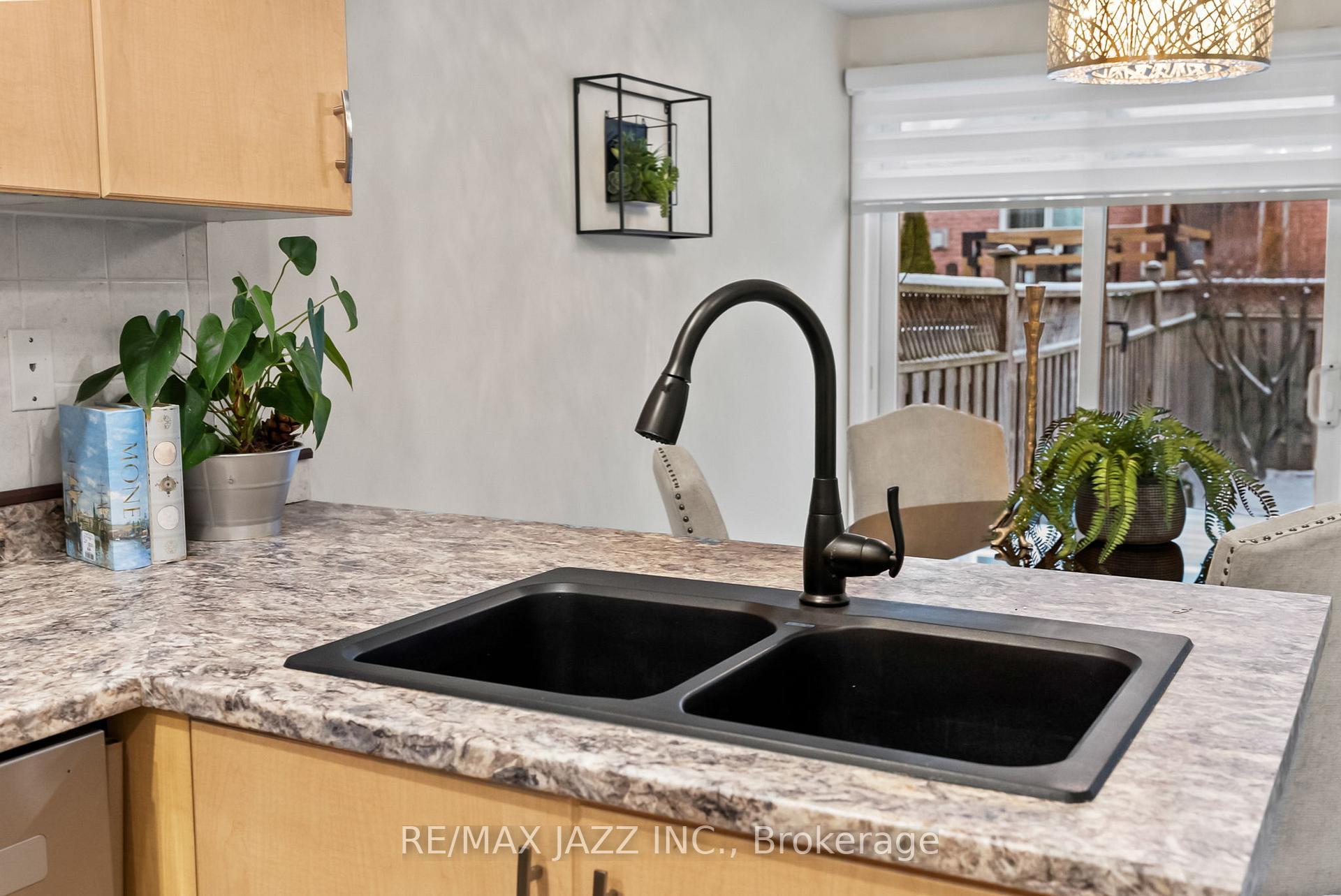 Photo 18 of 8 Odessa Crescent, Whitby, Rolling Acres — HOMEH