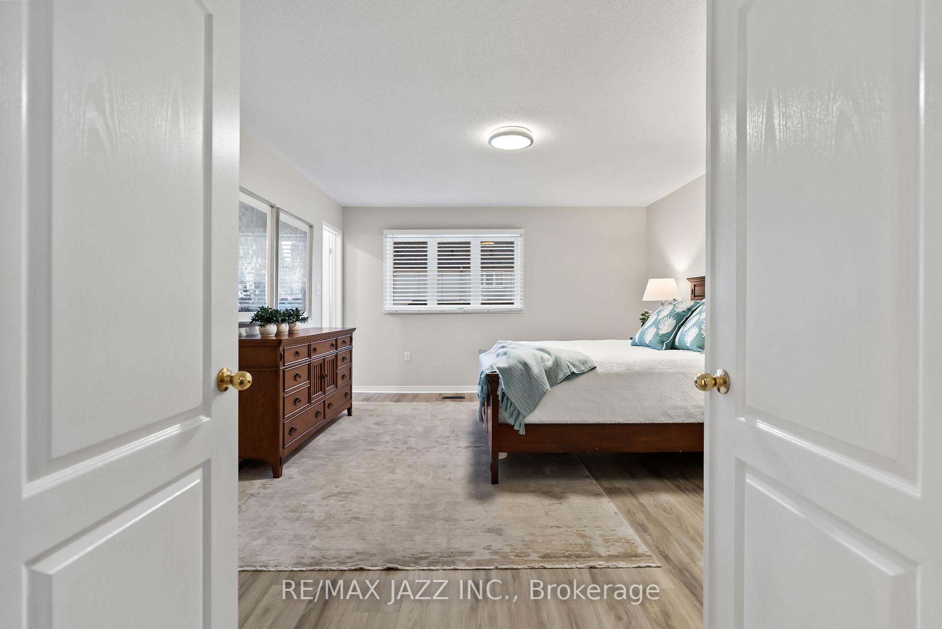 Photo 22 of 8 Odessa Crescent, Whitby, Rolling Acres — HOMEH