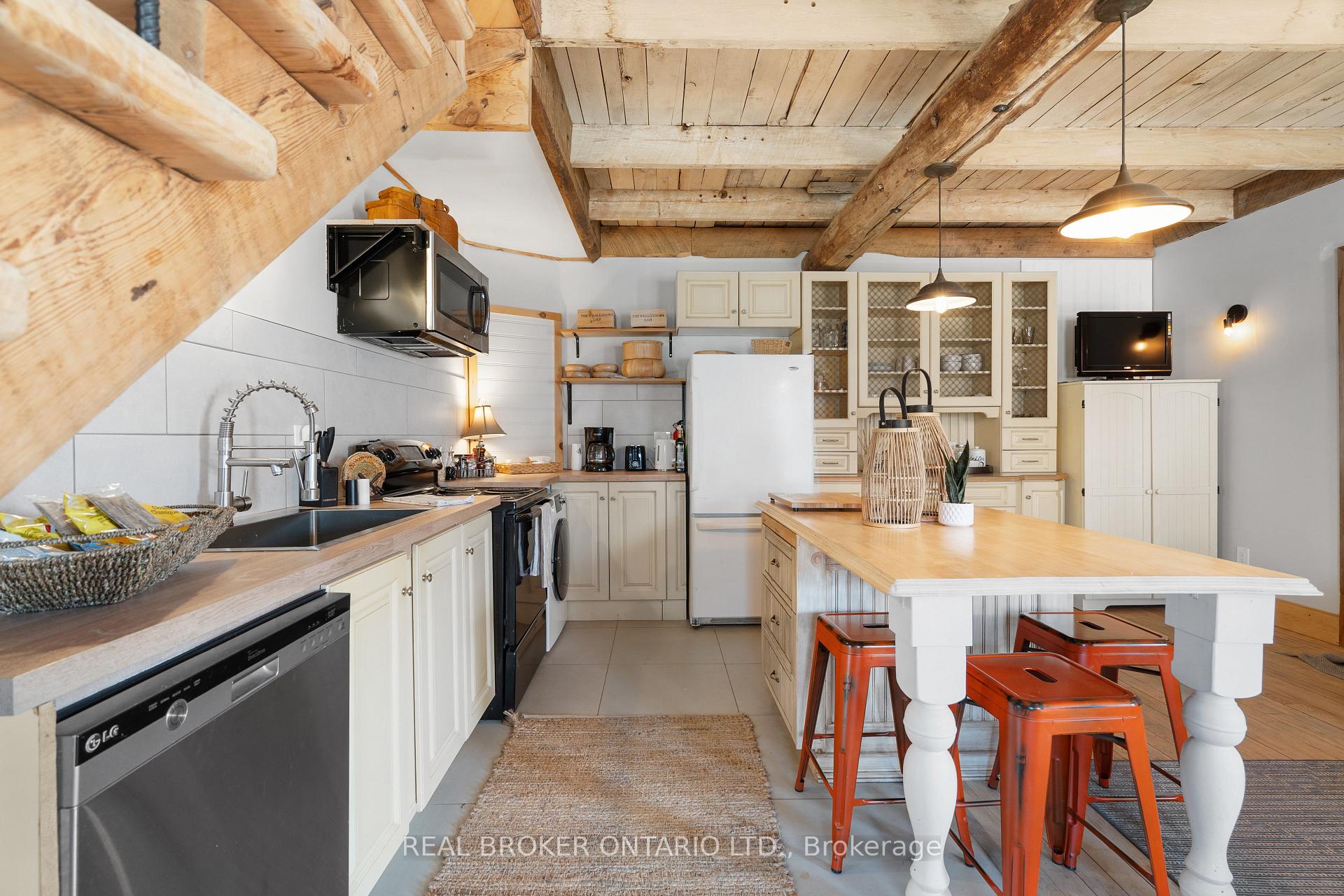 Photo 11 of 28 Tierney Street S, Arnprior — HOMEH