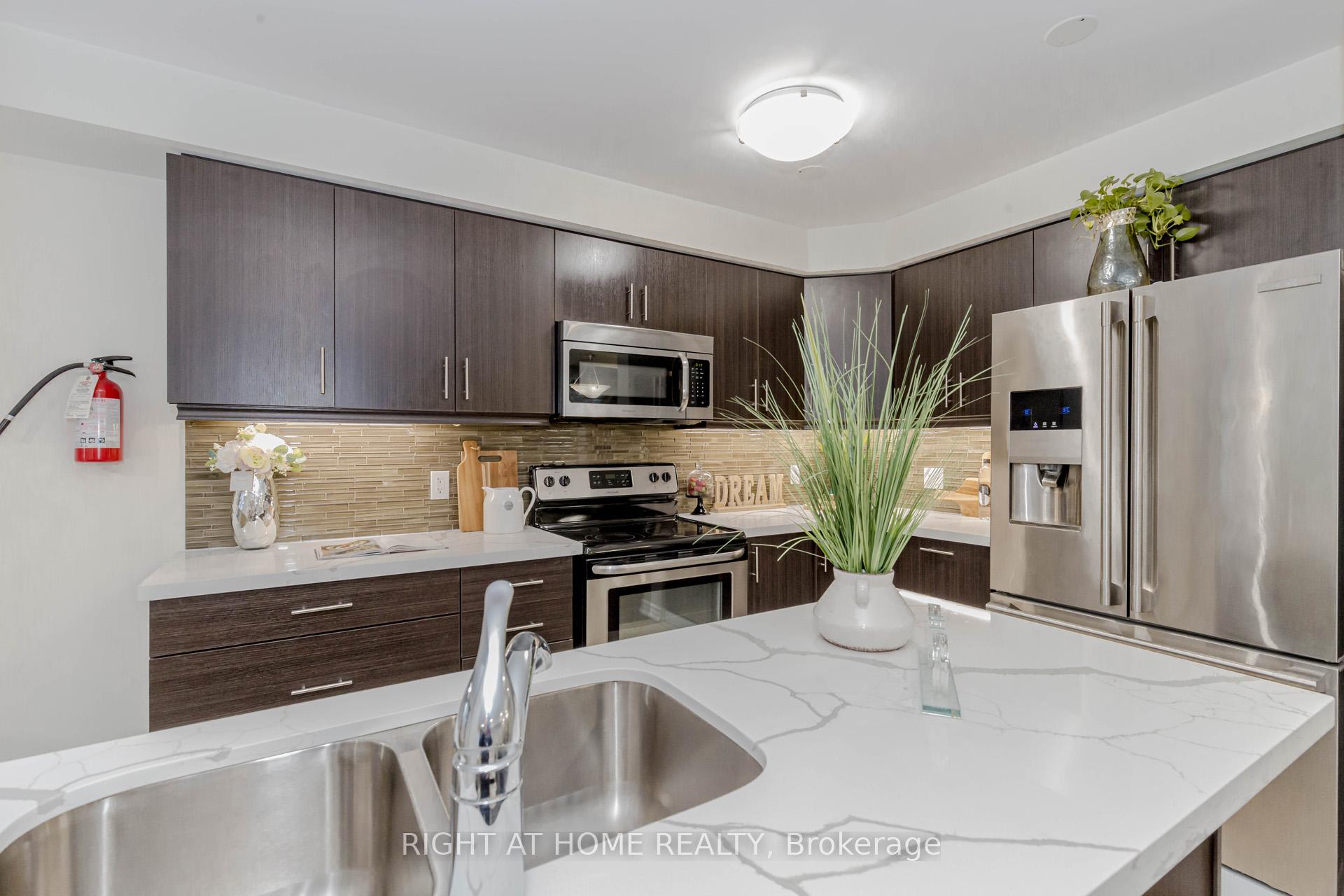 Photo 21 of 2447 Hill Rise Street, Oshawa, Windfields — HOMEH