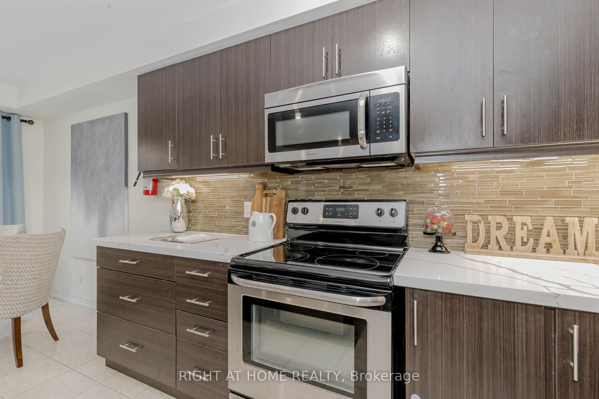 Photo 23 of 2447 Hill Rise Street, Oshawa, Windfields — HOMEH