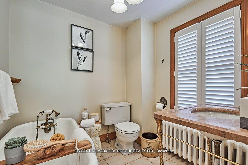 Photo 15 of 1733 Dufferin Street, Whitby, Port Whitby — HOMEH