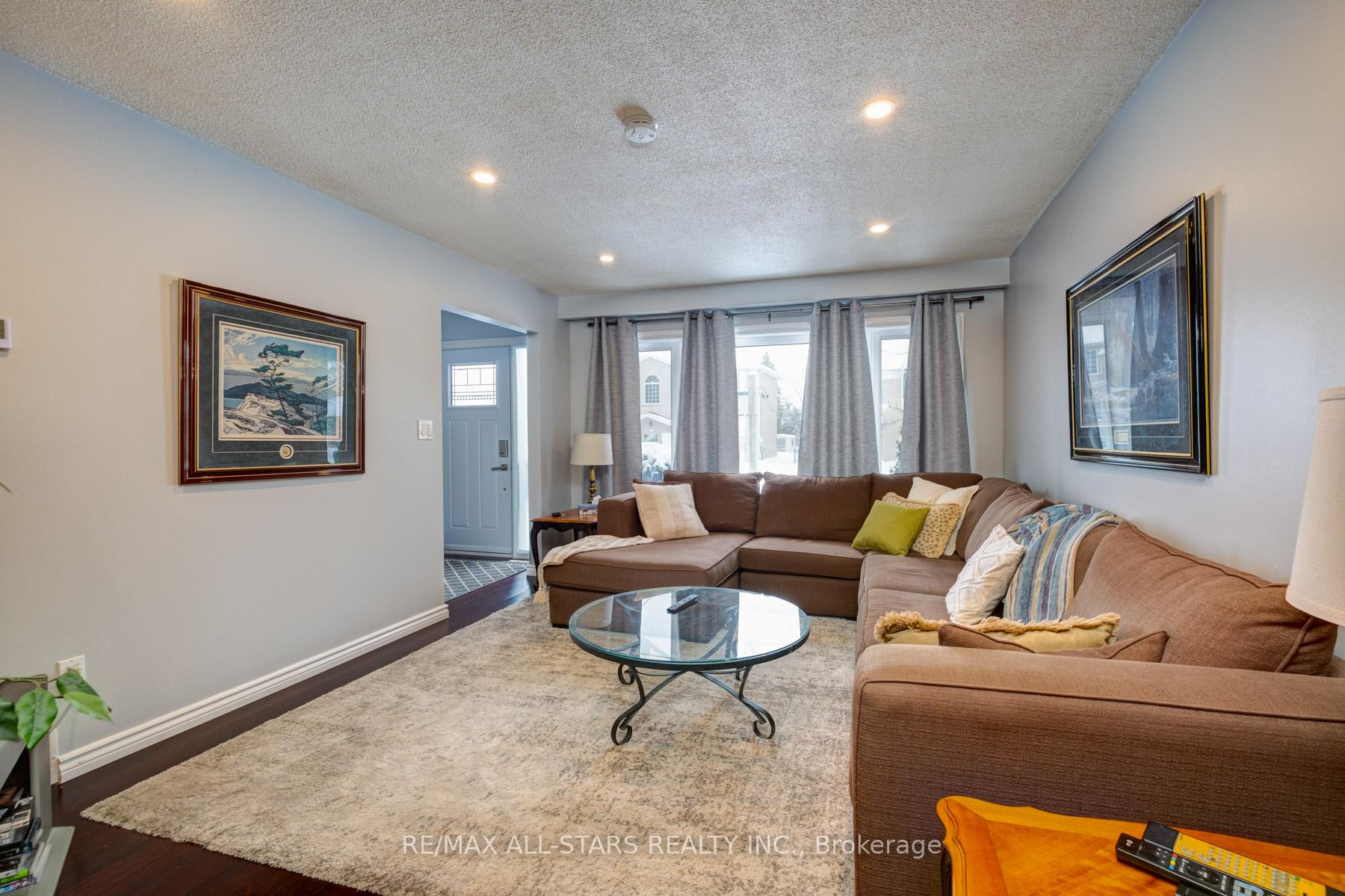 Photo 5 of 111 Tecumseh Avenue, Oshawa, Centennial — HOMEH