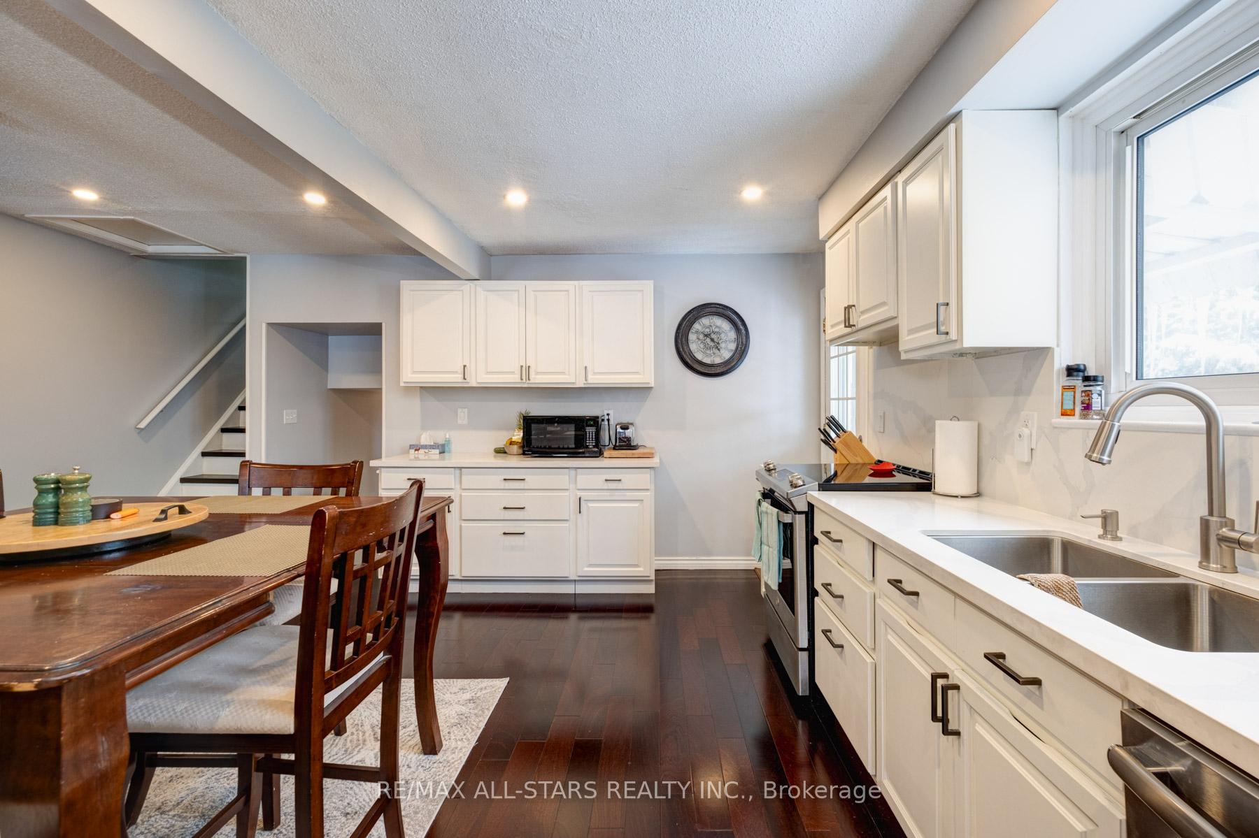 Photo 11 of 111 Tecumseh Avenue, Oshawa, Centennial — HOMEH