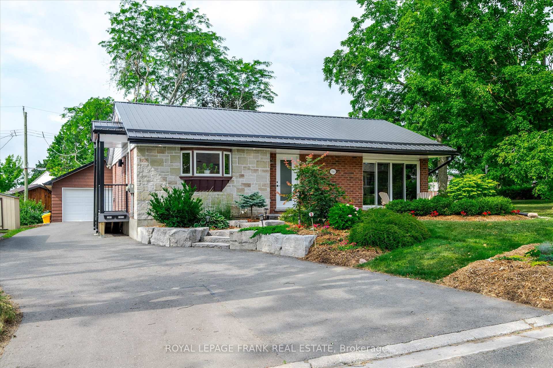 Photo 2 of 1361 Holloway Drive, Peterborough, Town Ward 3 — HOMEH