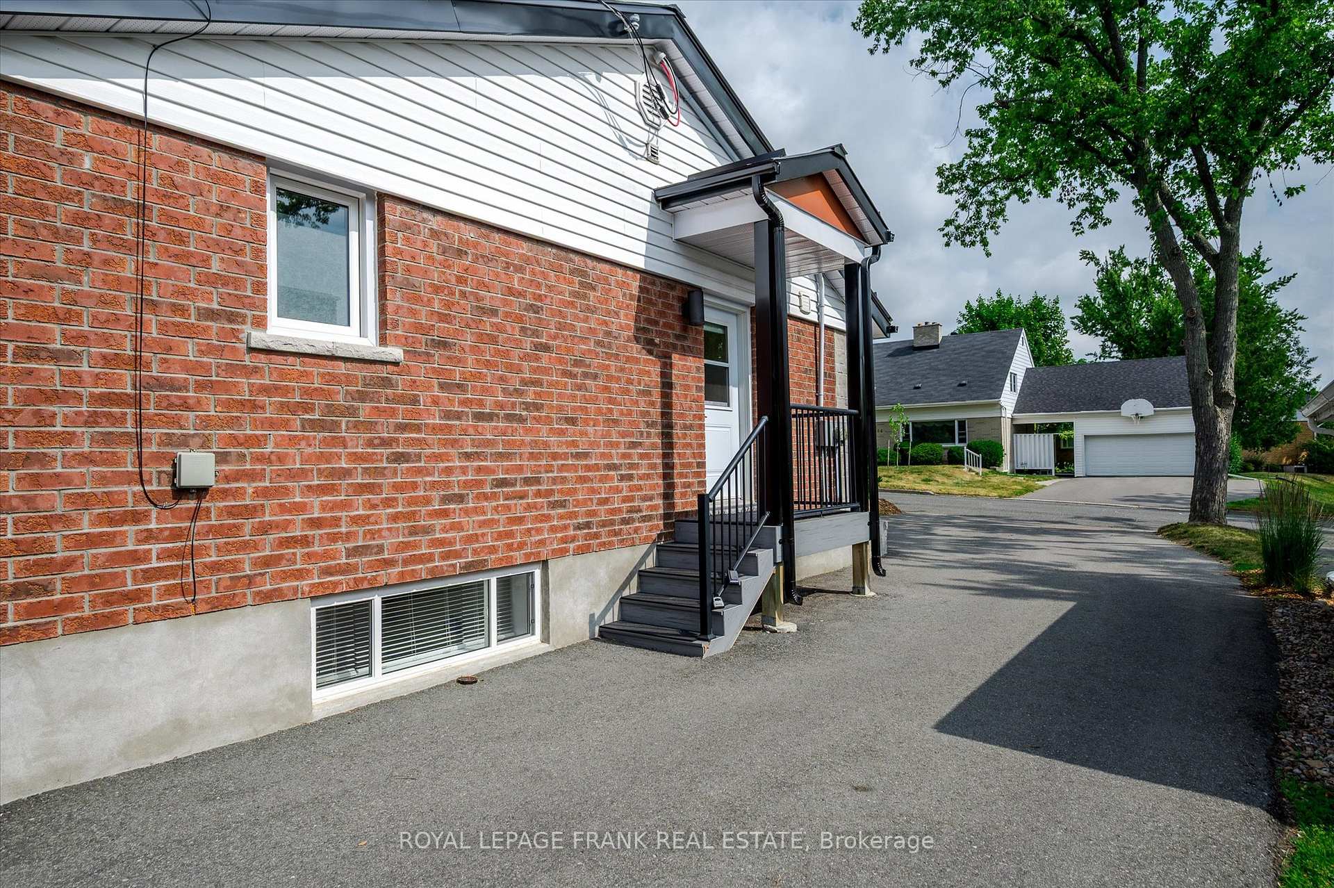 Photo 34 of 1361 Holloway Drive, Peterborough, Town Ward 3 — HOMEH