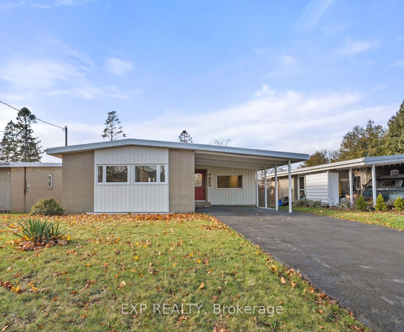 Photo 1 of 126 Hillcrest Drive, Whitby, Downtown Whitby — HOMEH