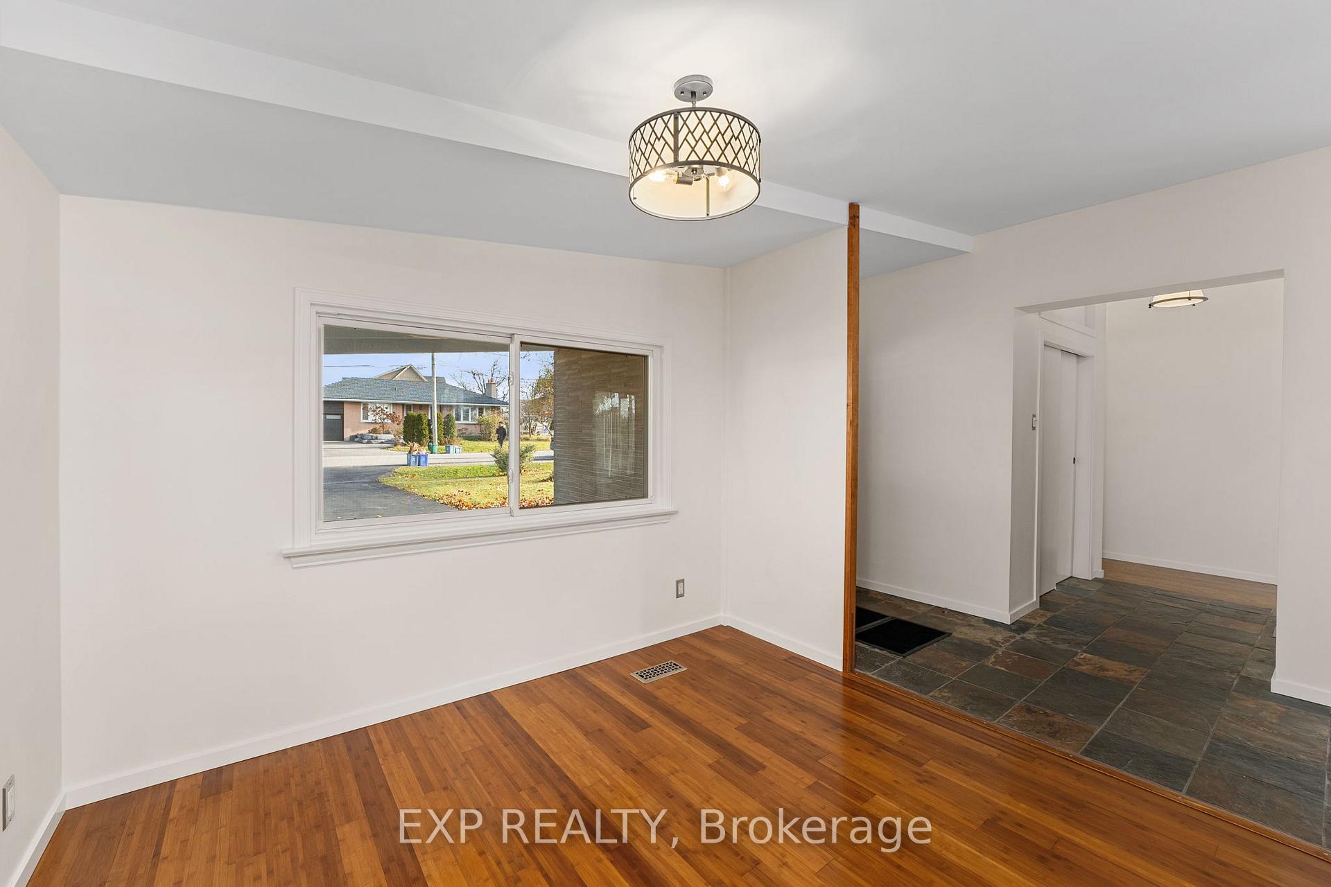 Photo 14 of 126 Hillcrest Drive, Whitby, Downtown Whitby — HOMEH