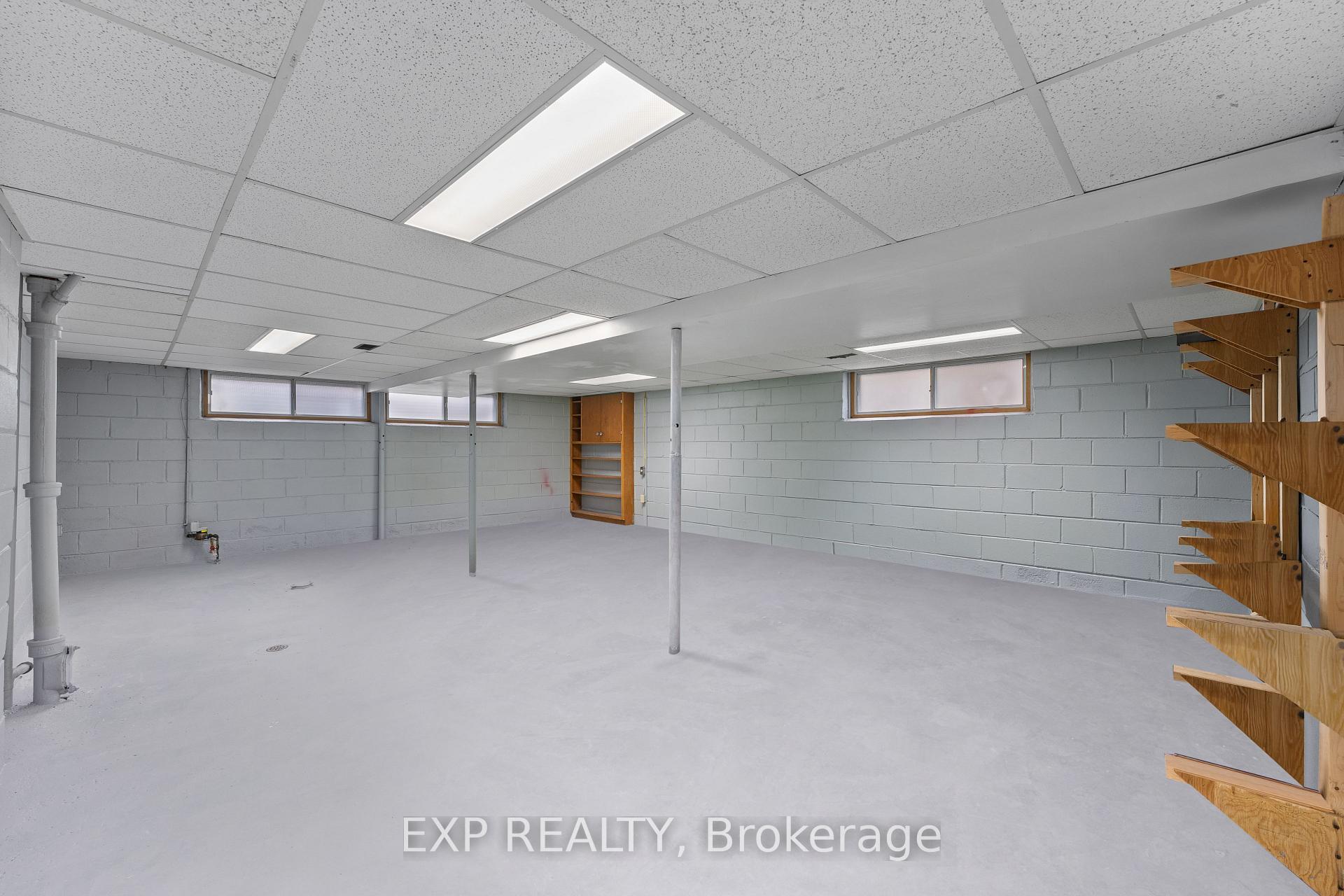 Photo 25 of 126 Hillcrest Drive, Whitby, Downtown Whitby — HOMEH