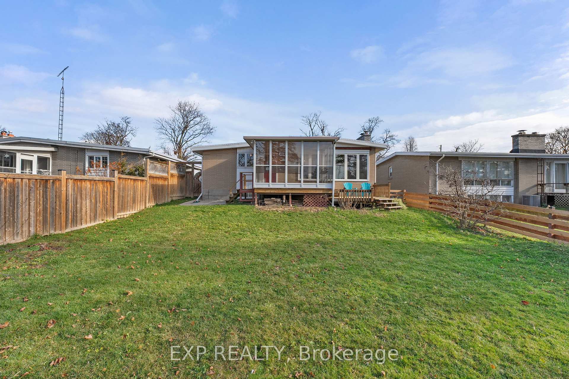 Photo 29 of 126 Hillcrest Drive, Whitby, Downtown Whitby — HOMEH