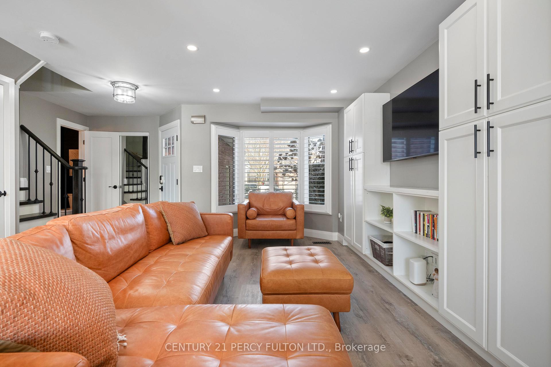Photo 6 of 948 Attersley Drive, Oshawa, Pinecrest — HOMEH
