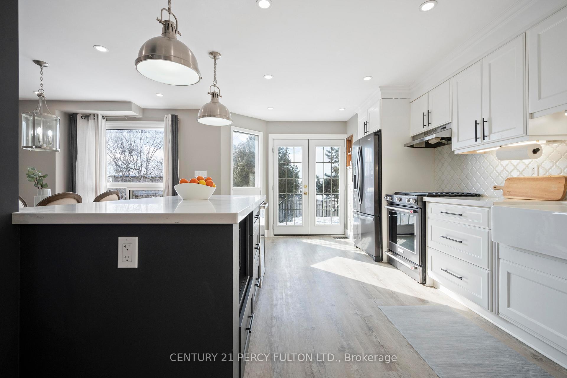 Photo 9 of 948 Attersley Drive, Oshawa, Pinecrest — HOMEH