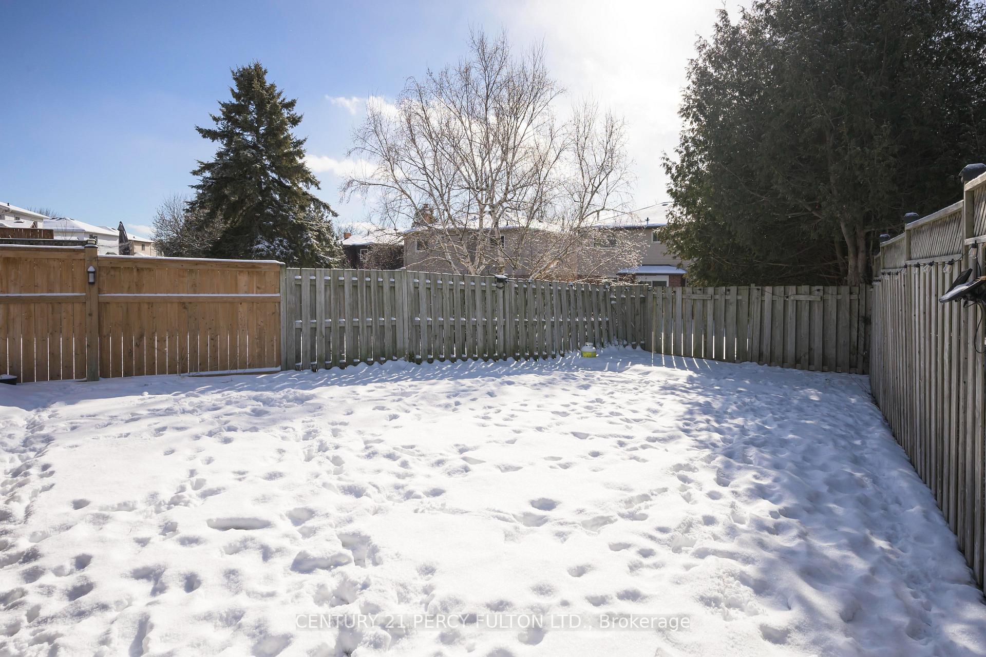Photo 21 of 948 Attersley Drive, Oshawa, Pinecrest — HOMEH