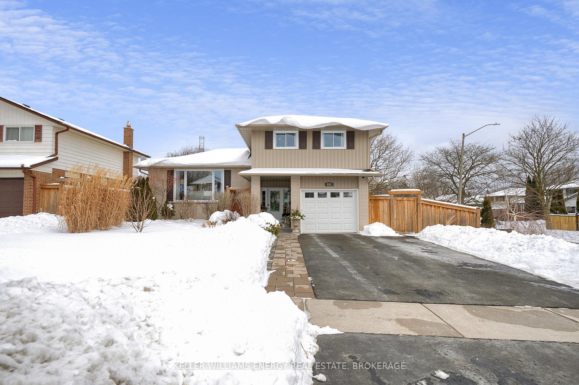 Photo 2 of 933 Central Park Boulevard N, Oshawa, Centennial — HOMEH