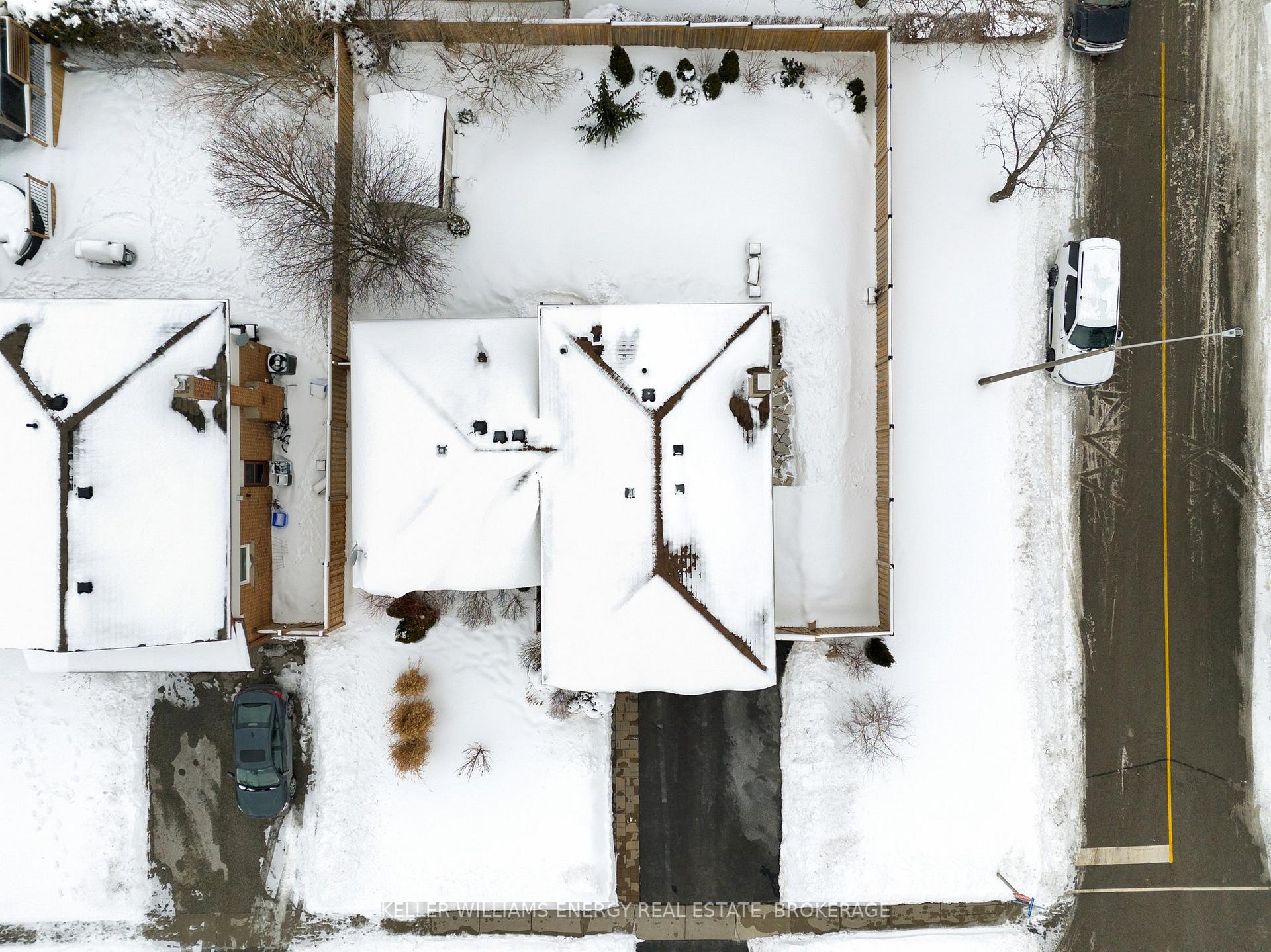 Photo 5 of 933 Central Park Boulevard N, Oshawa, Centennial — HOMEH