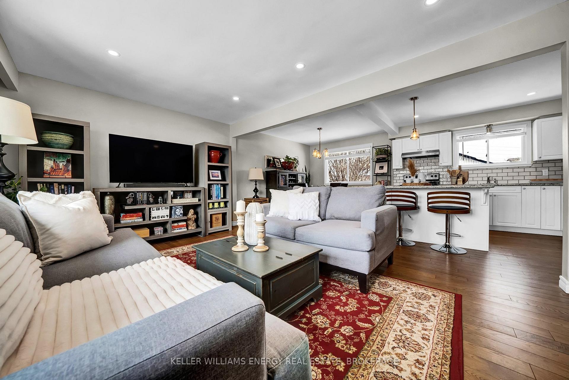 Photo 10 of 933 Central Park Boulevard N, Oshawa, Centennial — HOMEH
