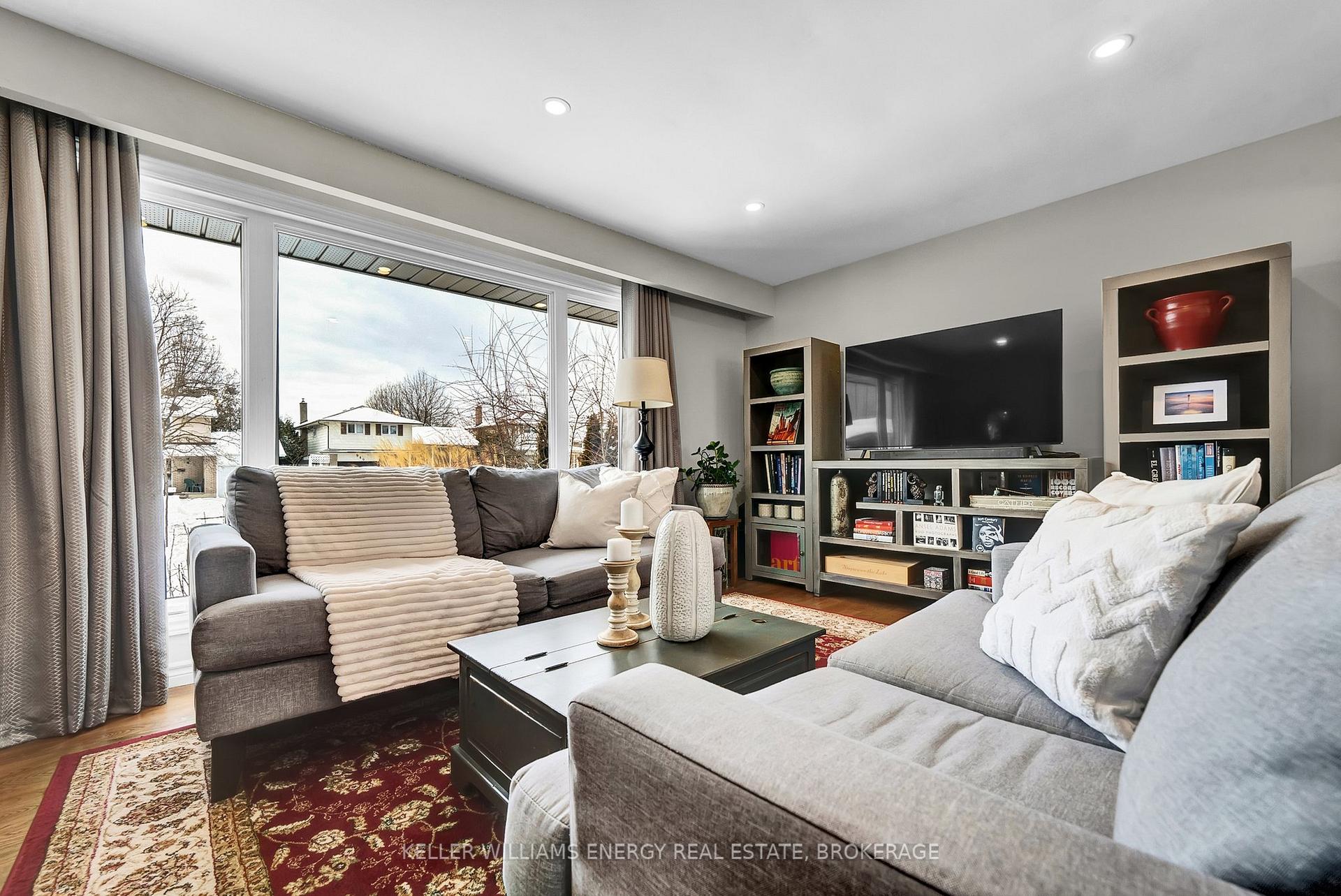 Photo 11 of 933 Central Park Boulevard N, Oshawa, Centennial — HOMEH