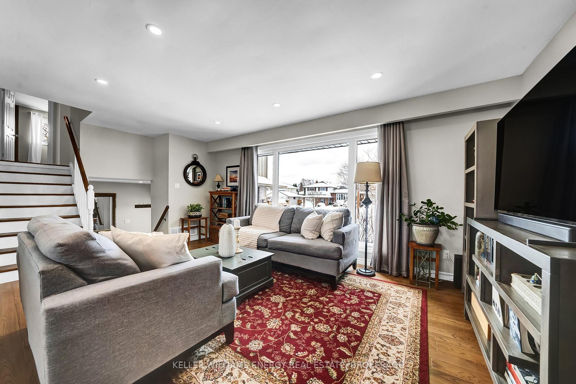 Photo 12 of 933 Central Park Boulevard N, Oshawa, Centennial — HOMEH