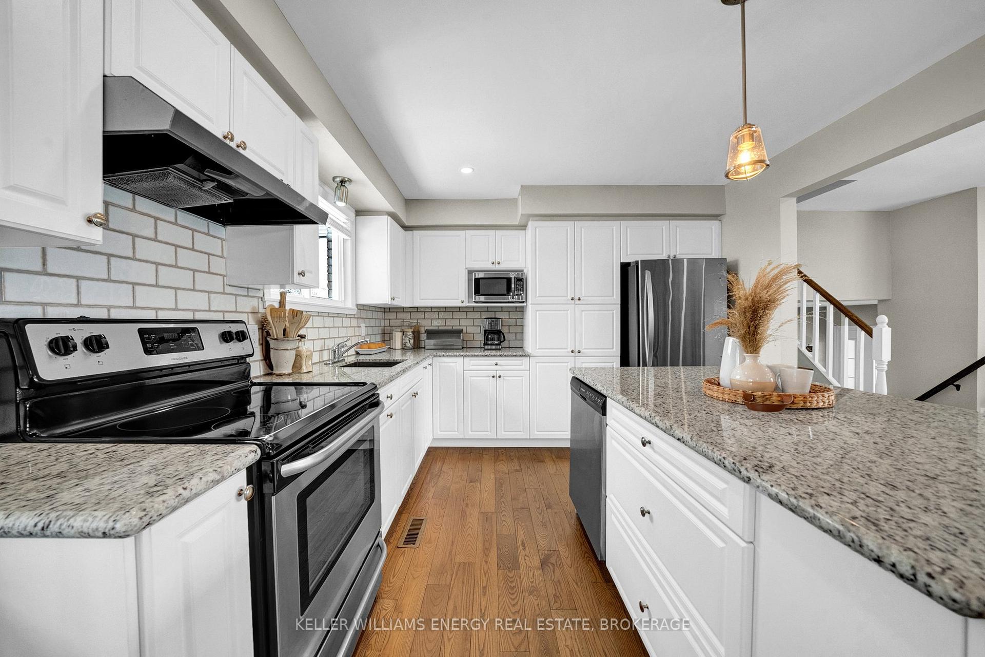 Photo 20 of 933 Central Park Boulevard N, Oshawa, Centennial — HOMEH