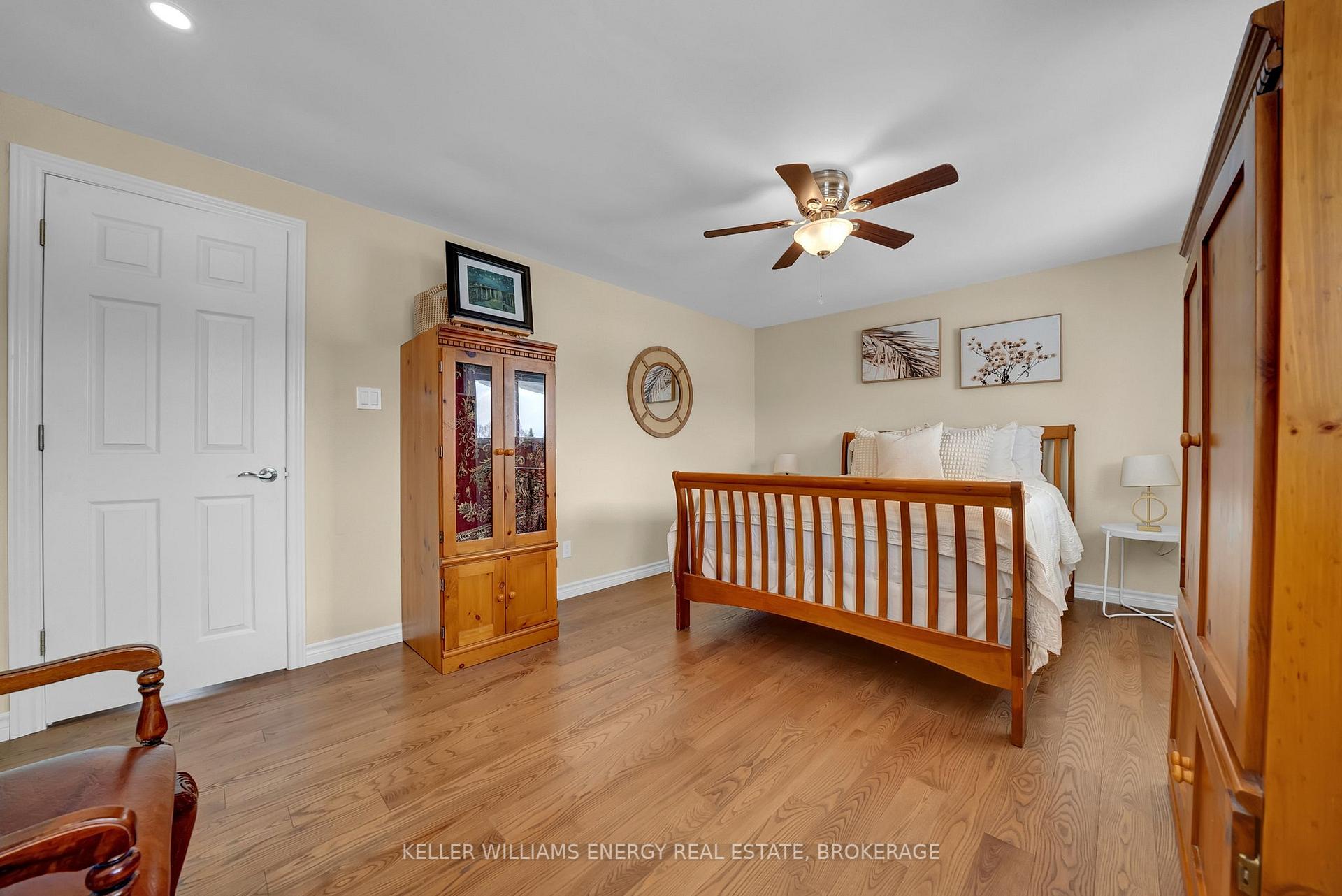 Photo 37 of 933 Central Park Boulevard N, Oshawa, Centennial — HOMEH