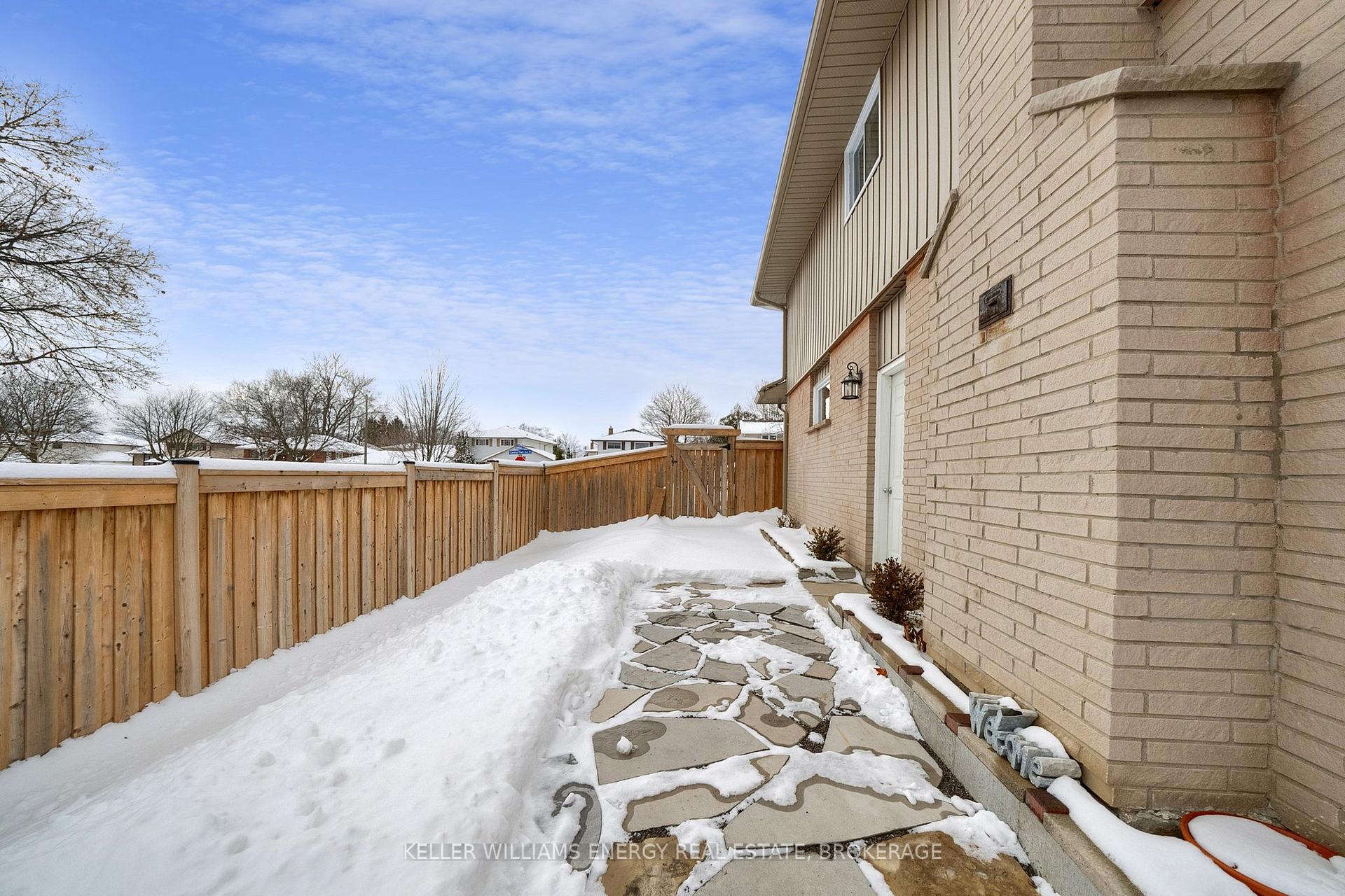 Photo 49 of 933 Central Park Boulevard N, Oshawa, Centennial — HOMEH