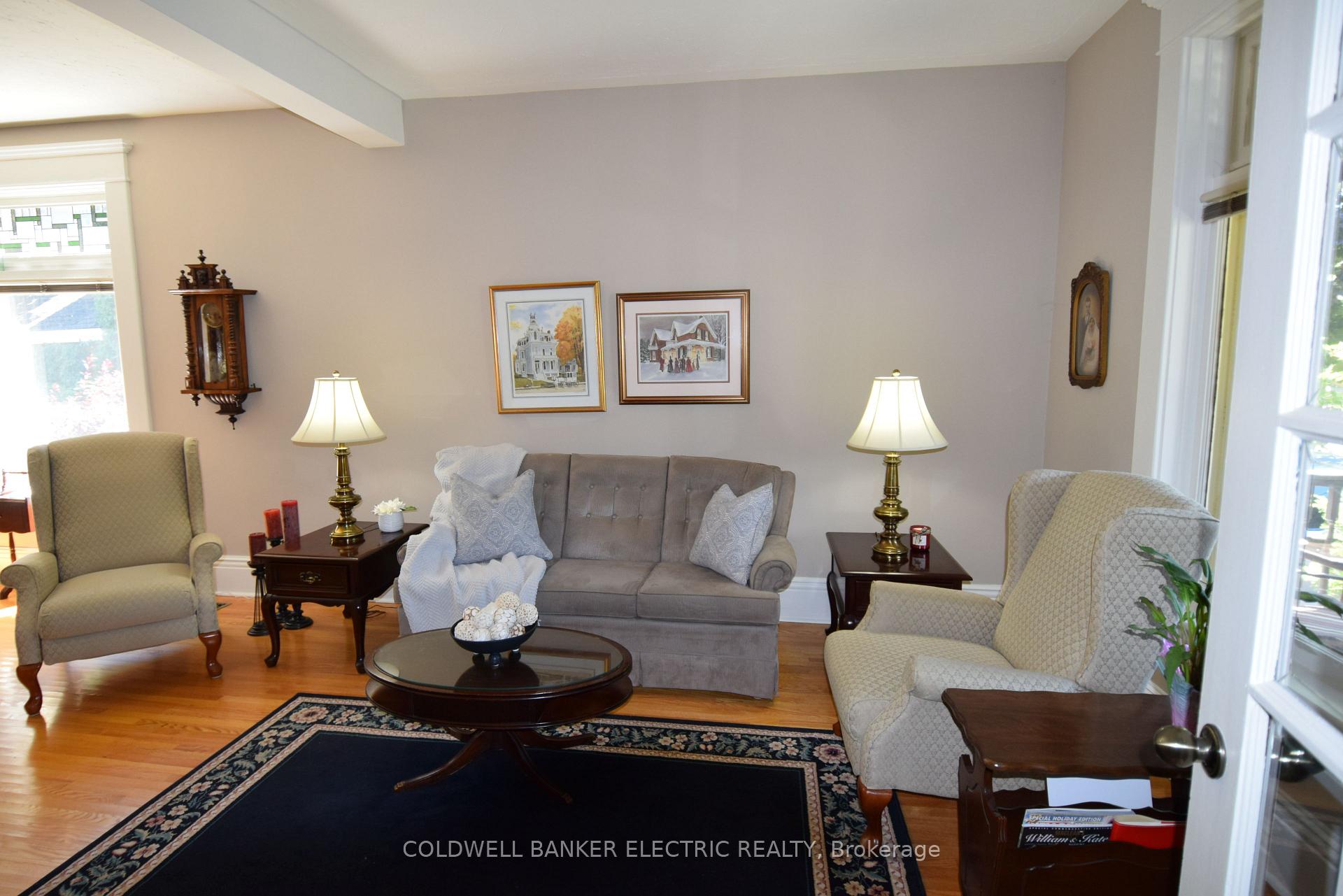 Photo 4 of 310 Pearl Avenue, Peterborough, Town Ward 3 — HOMEH
