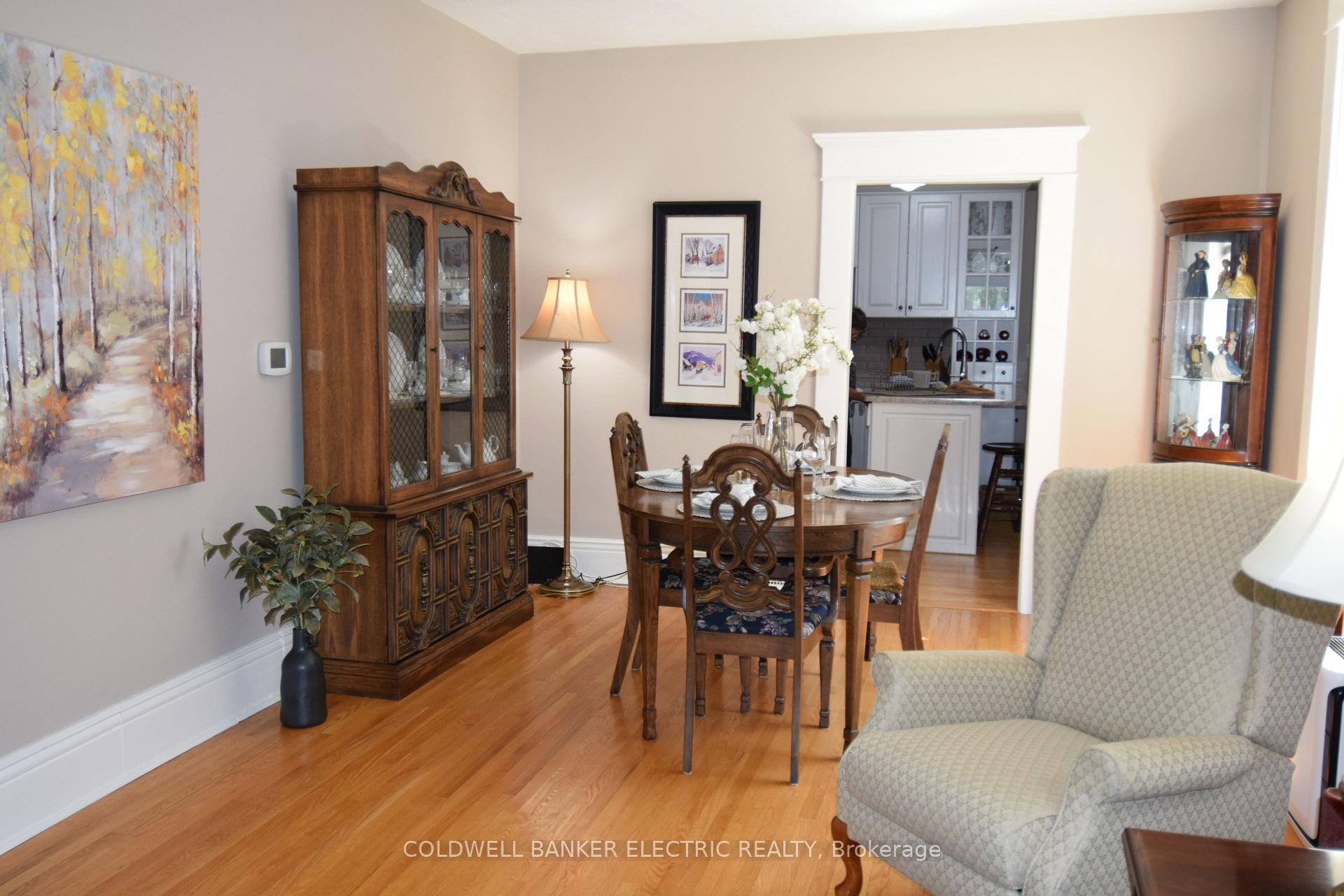 Photo 8 of 310 Pearl Avenue, Peterborough, Town Ward 3 — HOMEH