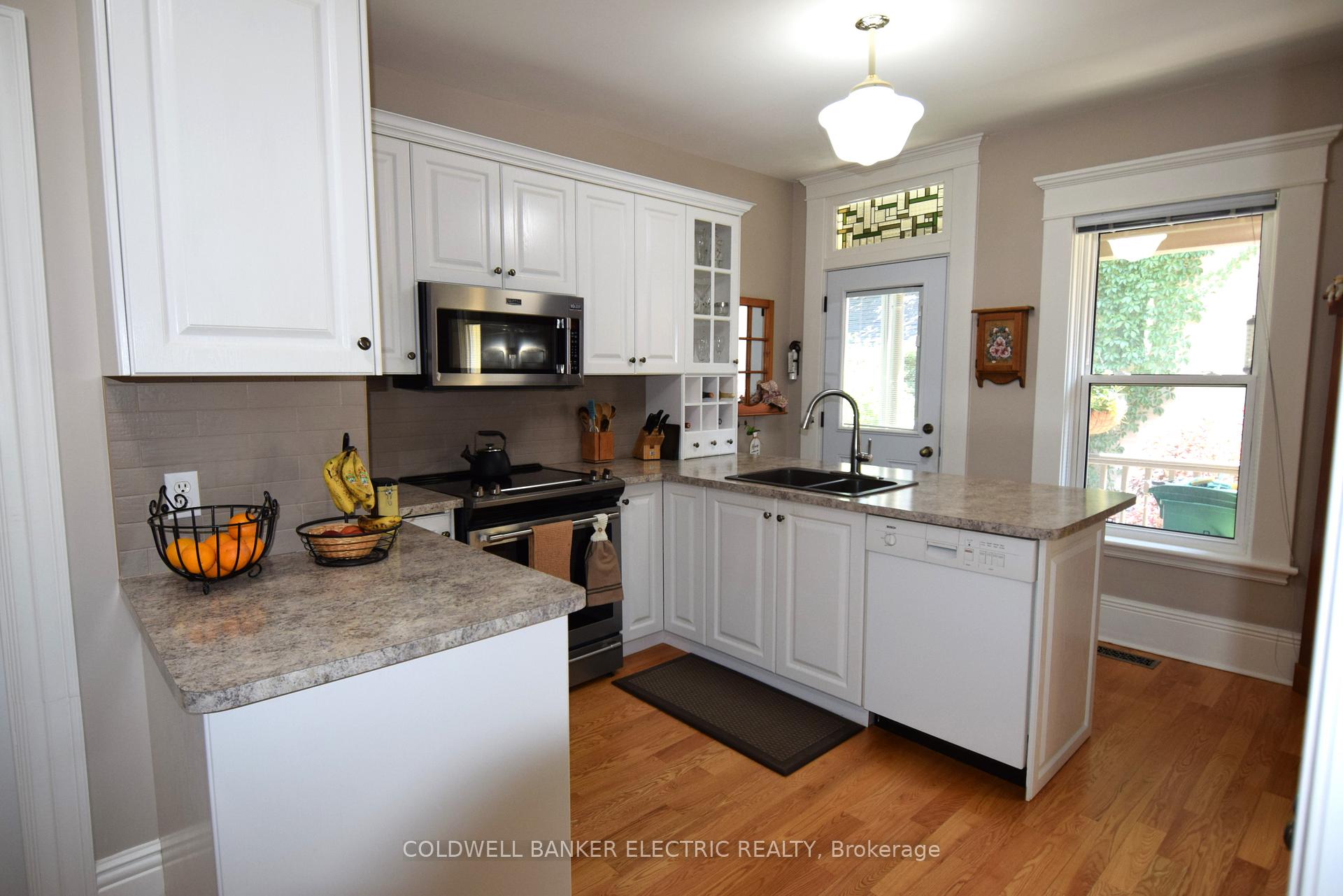 Photo 9 of 310 Pearl Avenue, Peterborough, Town Ward 3 — HOMEH