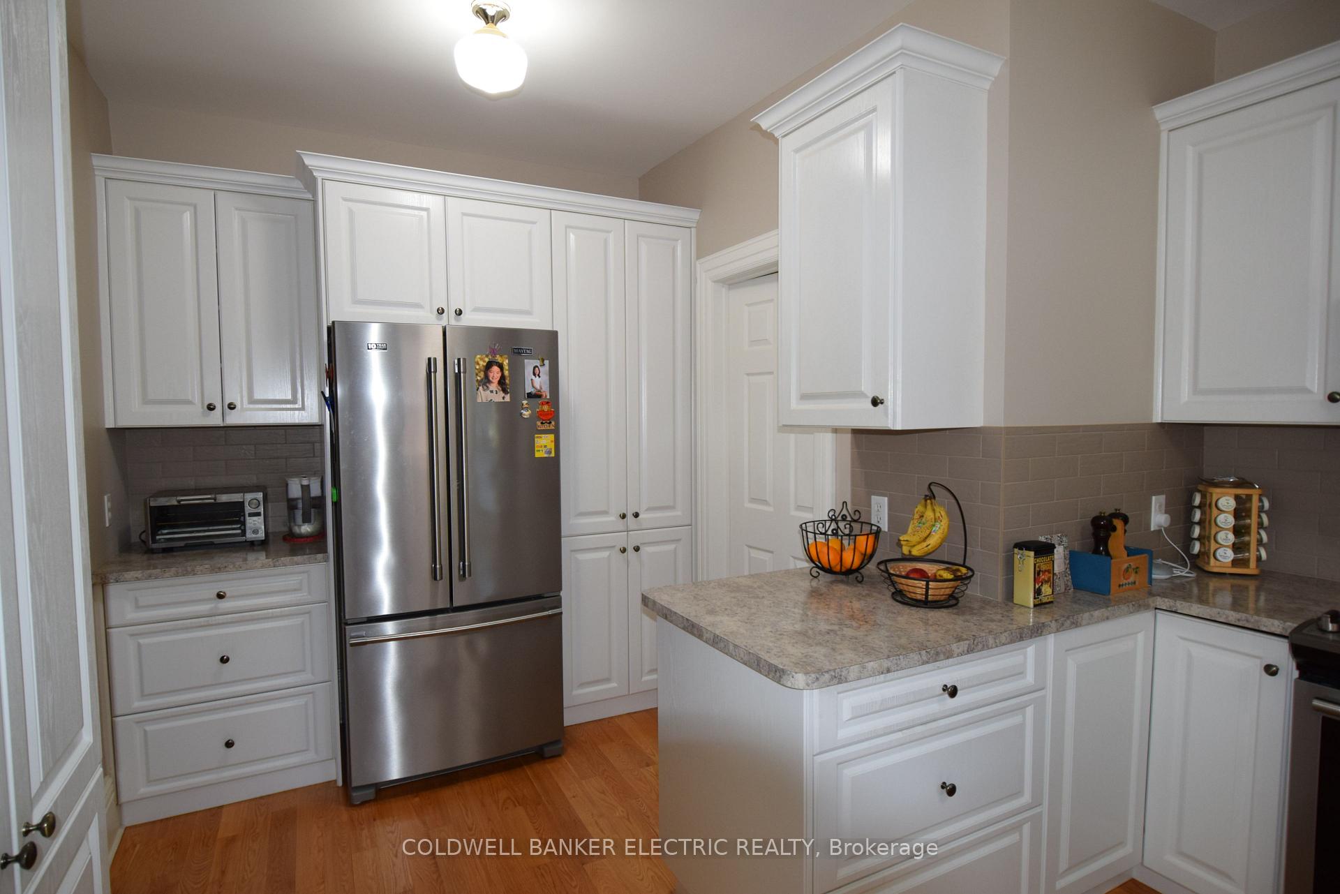 Photo 10 of 310 Pearl Avenue, Peterborough, Town Ward 3 — HOMEH