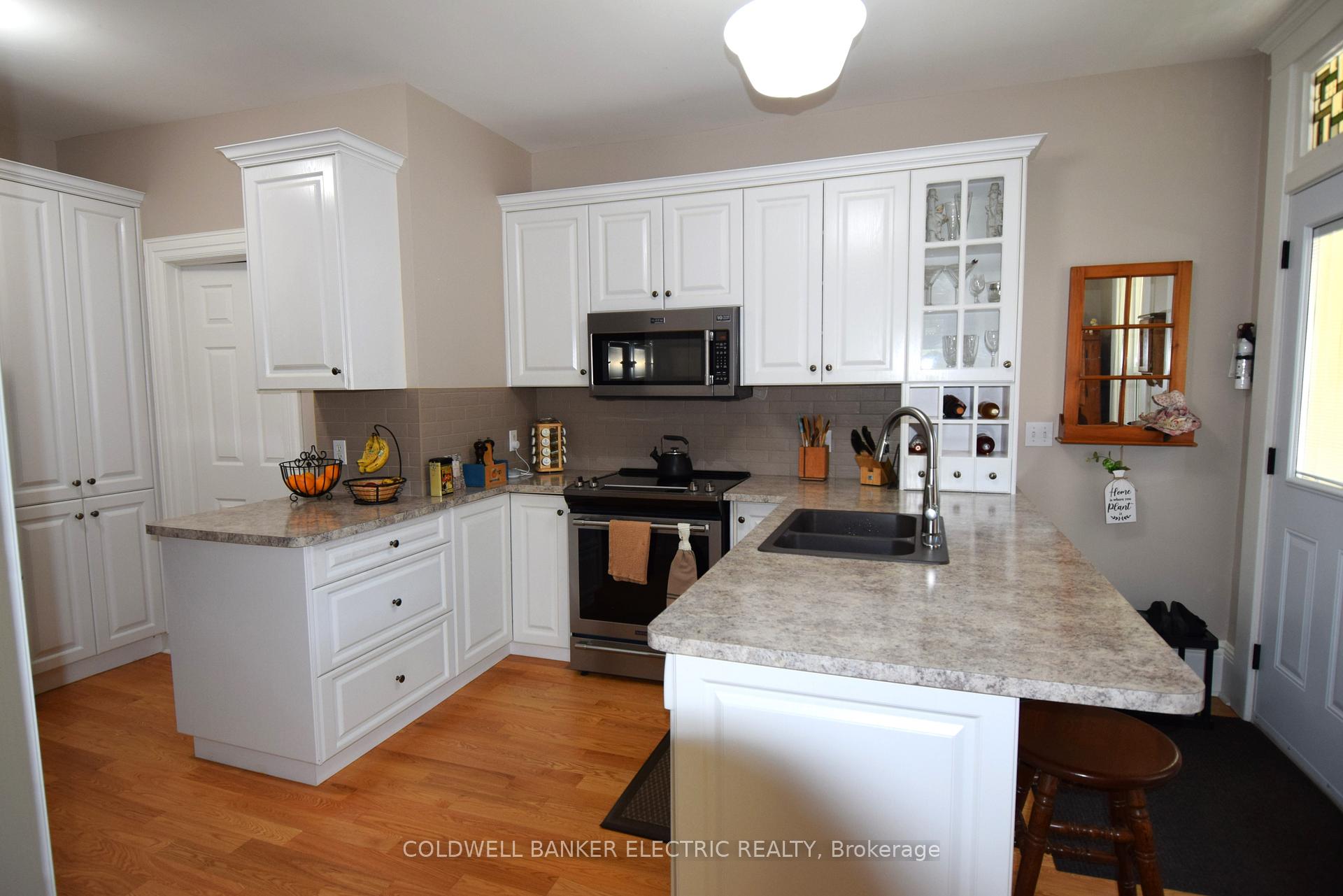 Photo 11 of 310 Pearl Avenue, Peterborough, Town Ward 3 — HOMEH