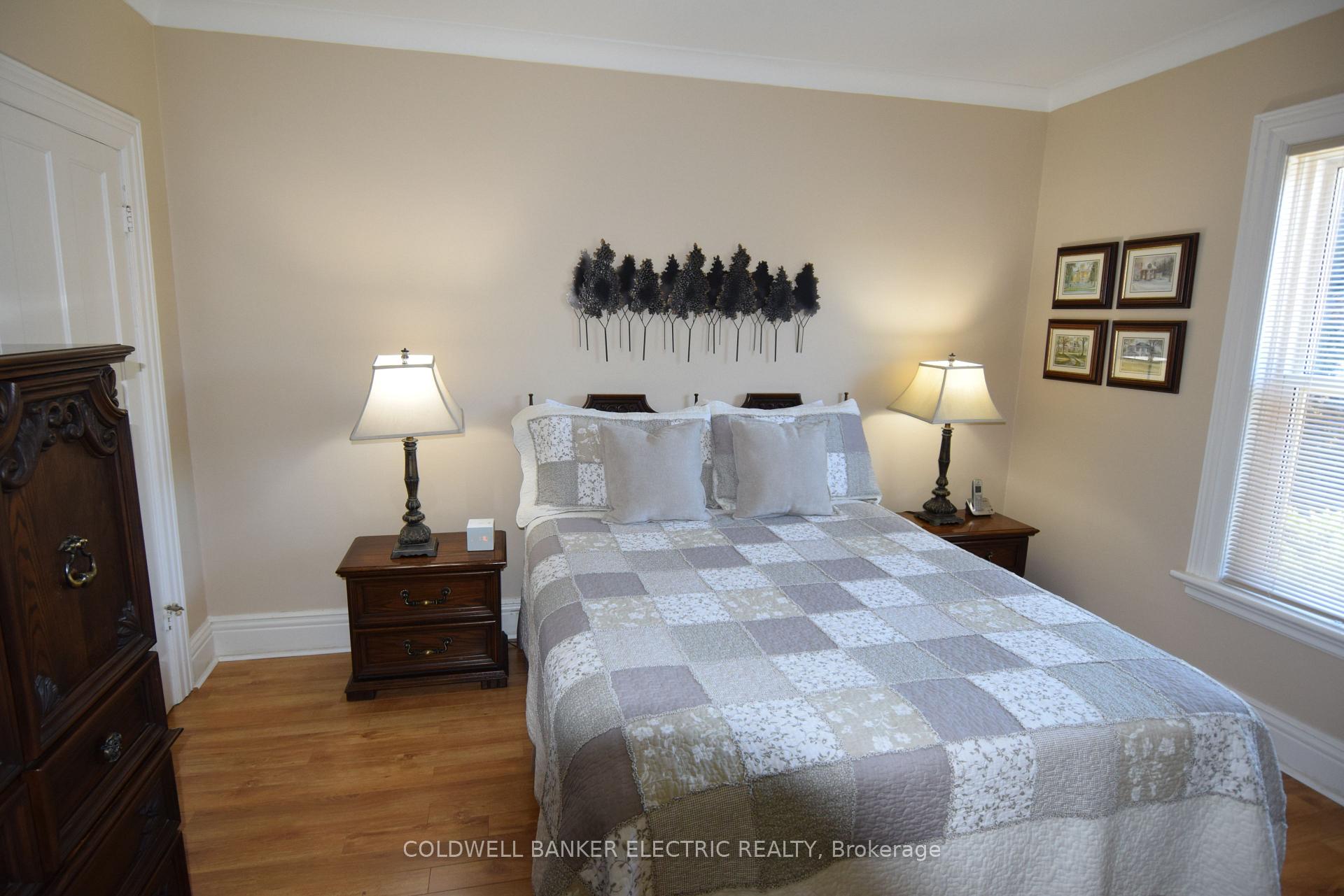 Photo 16 of 310 Pearl Avenue, Peterborough, Town Ward 3 — HOMEH