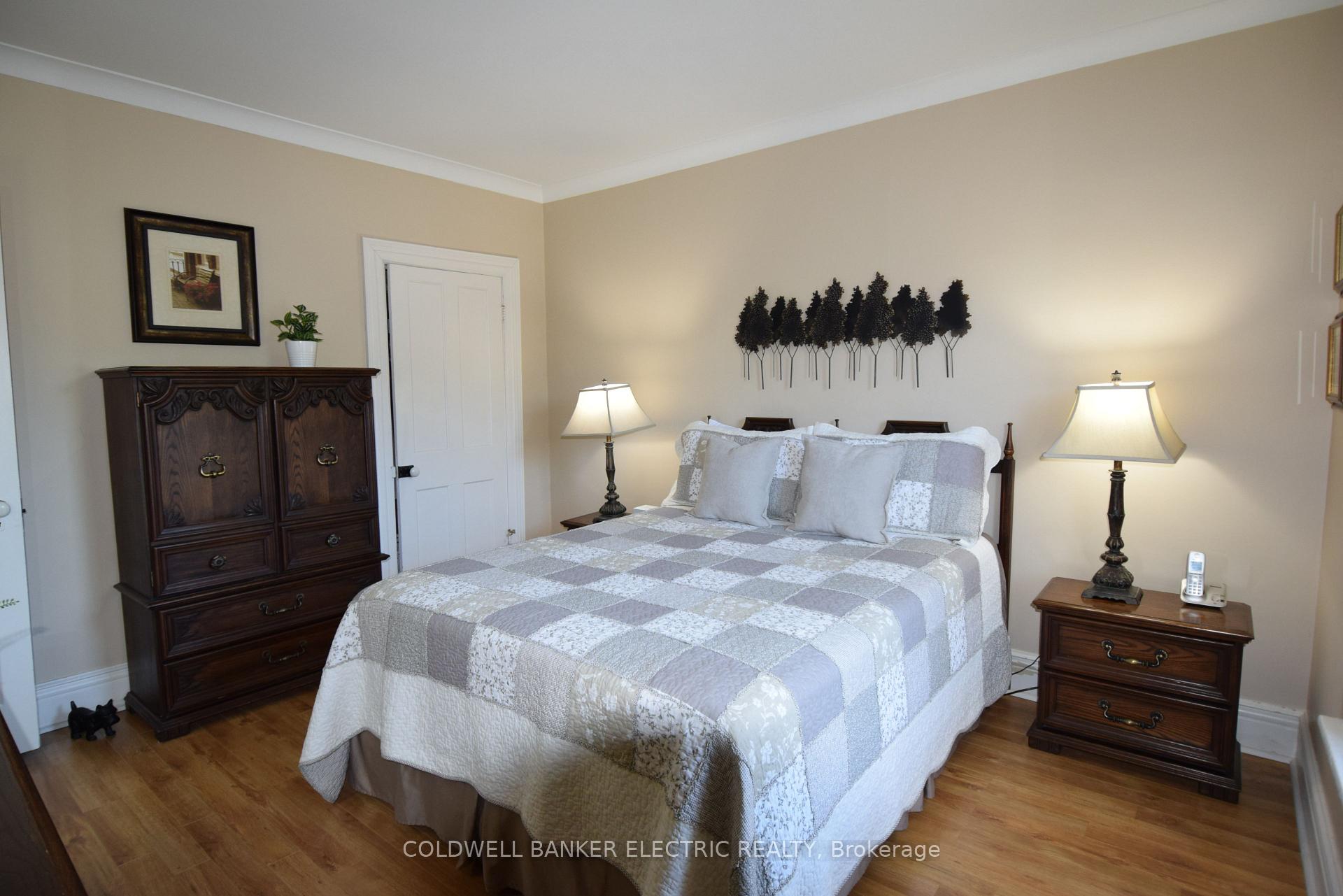 Photo 17 of 310 Pearl Avenue, Peterborough, Town Ward 3 — HOMEH
