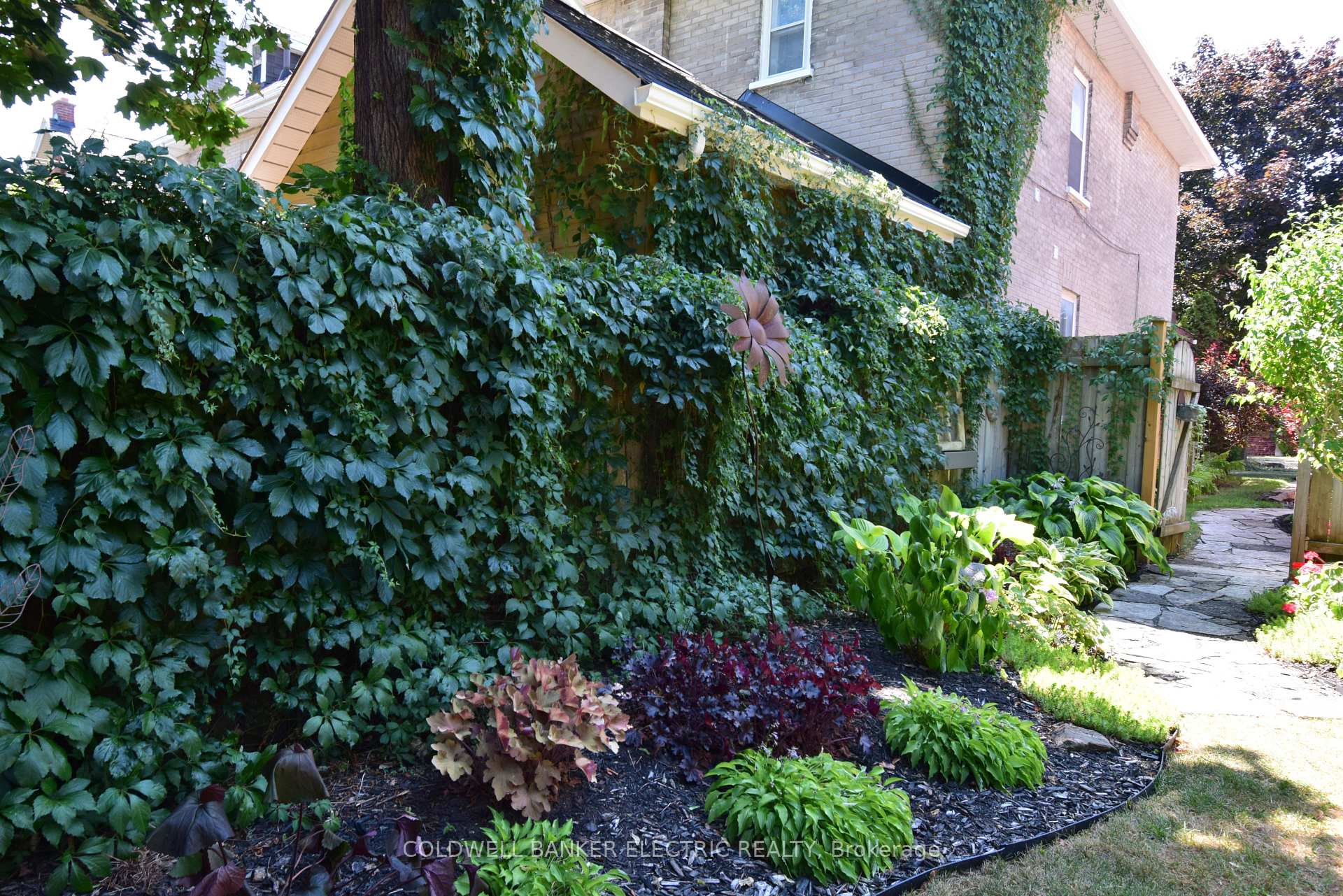 Photo 32 of 310 Pearl Avenue, Peterborough, Town Ward 3 — HOMEH