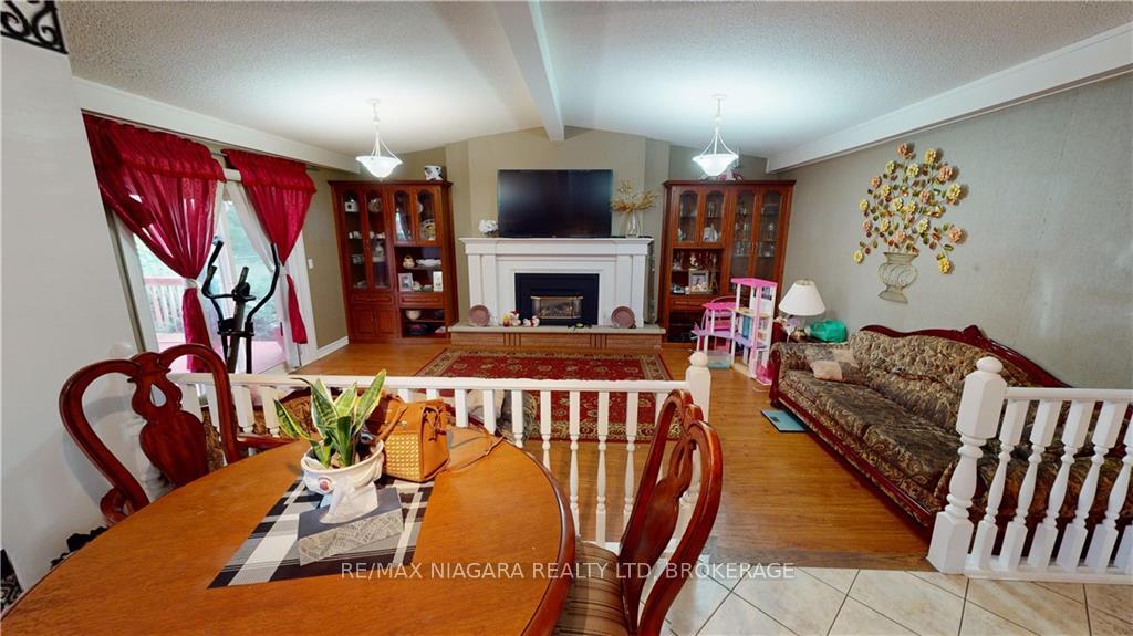 Photo 10 of 31 Wiltshire Boulevard, Welland, N. Welland — HOMEH