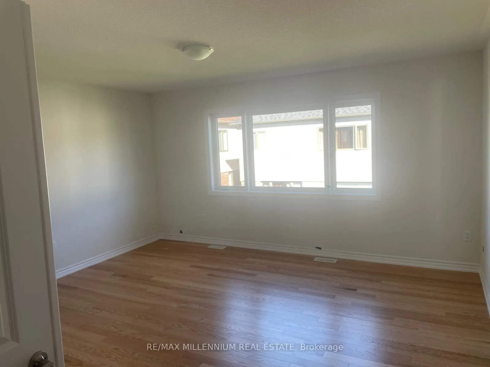 Photo 10 of 16 Tamworth Terrace, Barrie, Rural Barrie Southeast — HOMEH