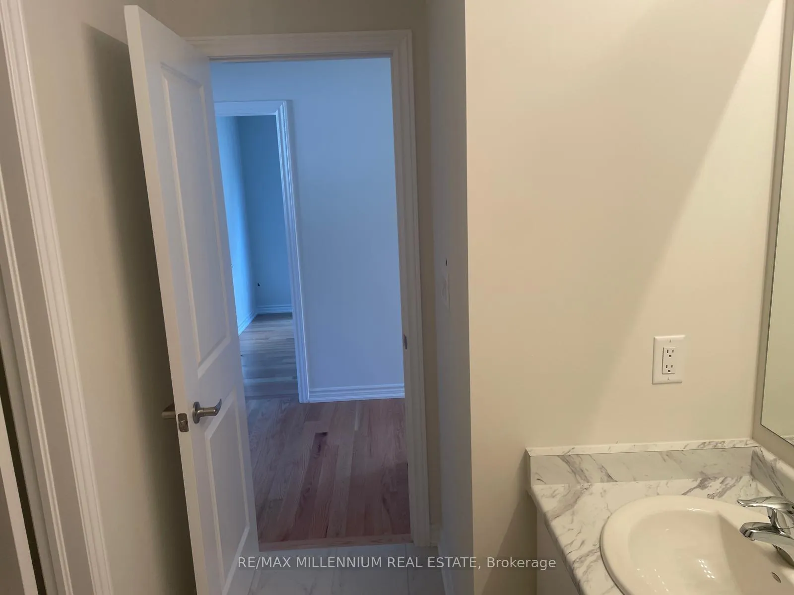 Photo 31 of 16 Tamworth Terrace, Barrie, Rural Barrie Southeast — HOMEH