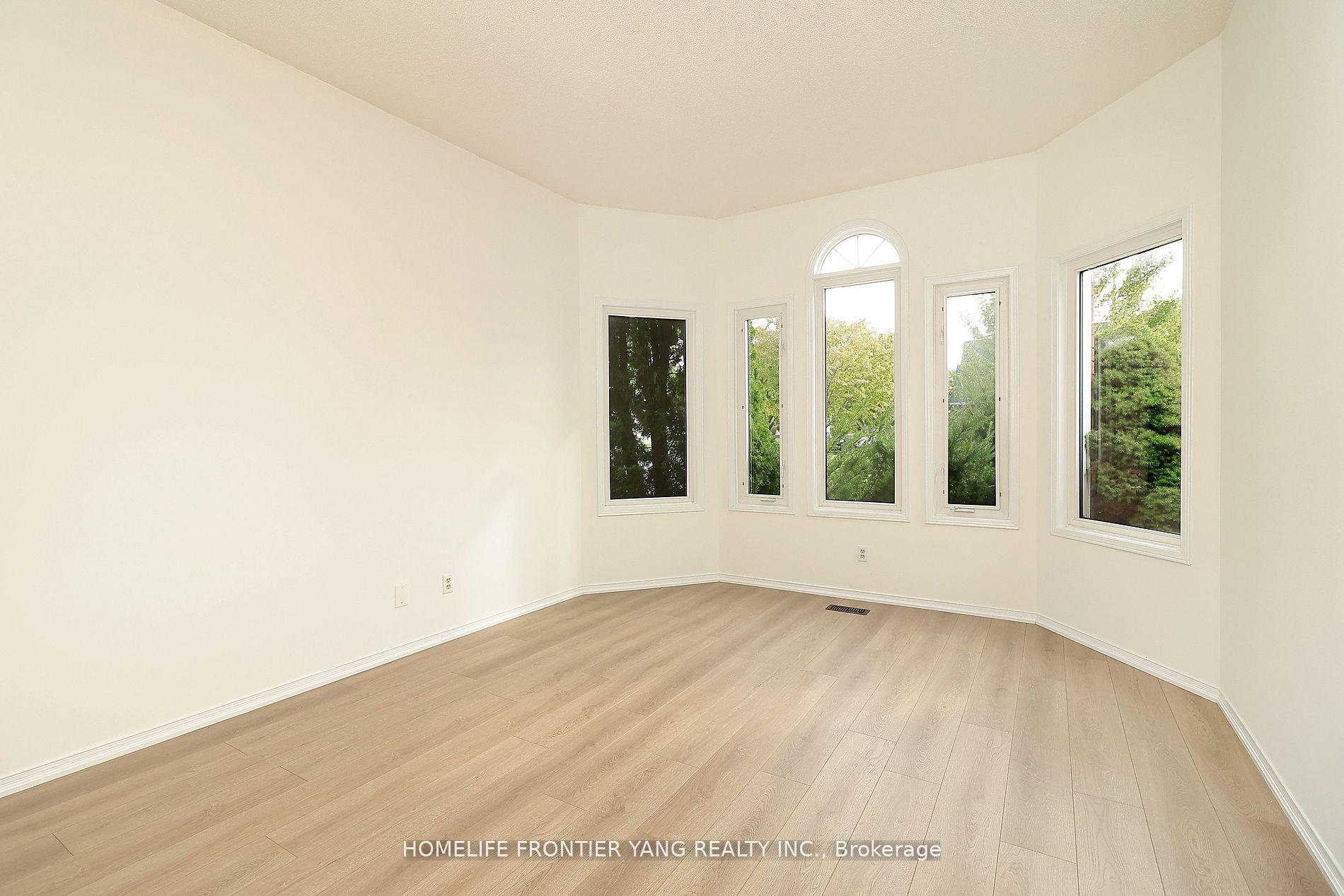 Photo 6 of 8 Wigston Court, Whitby, Rolling Acres — HOMEH