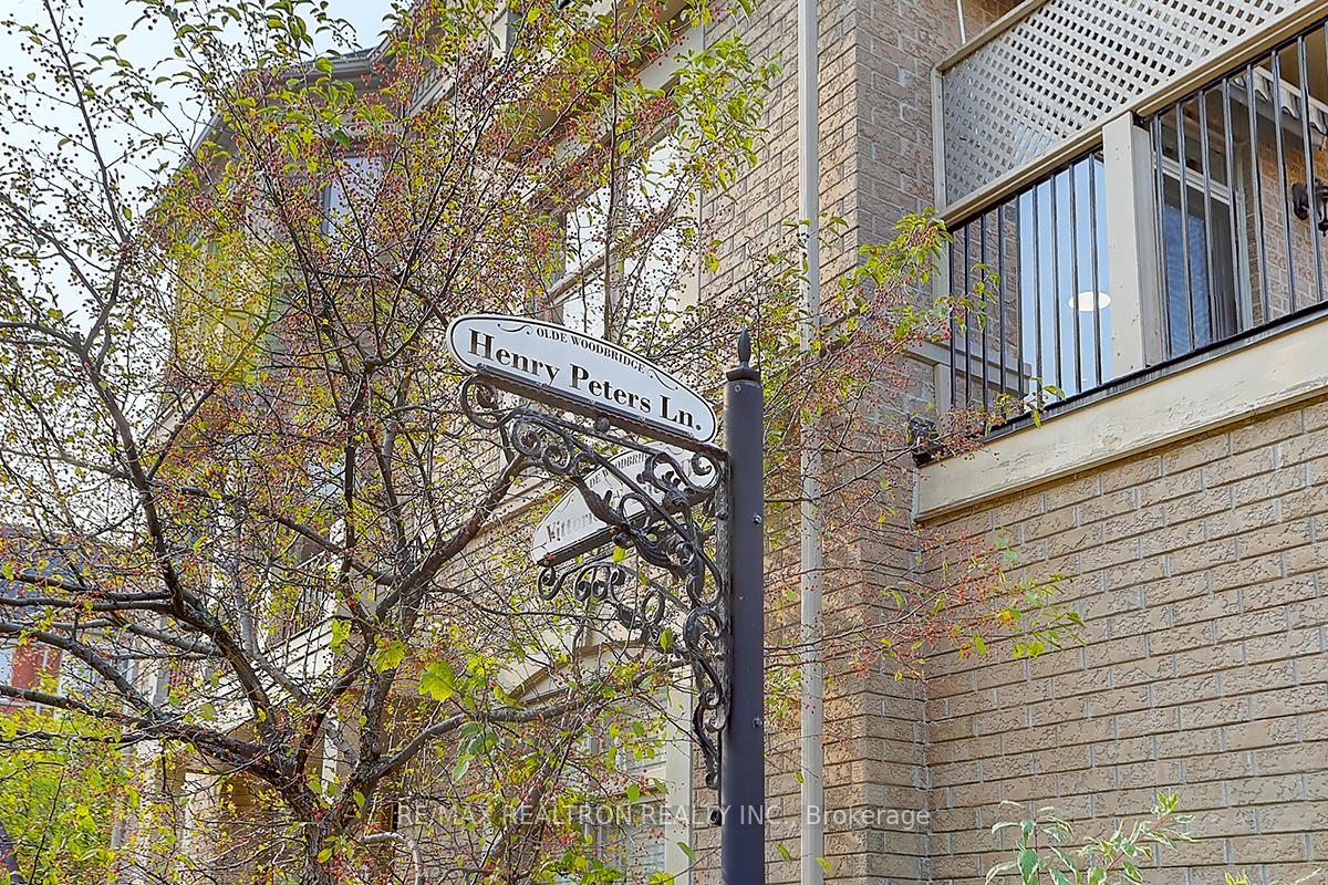 Photo 2 of 2 Henry Peters Lane, Vaughan, East Woodbridge — HOMEH