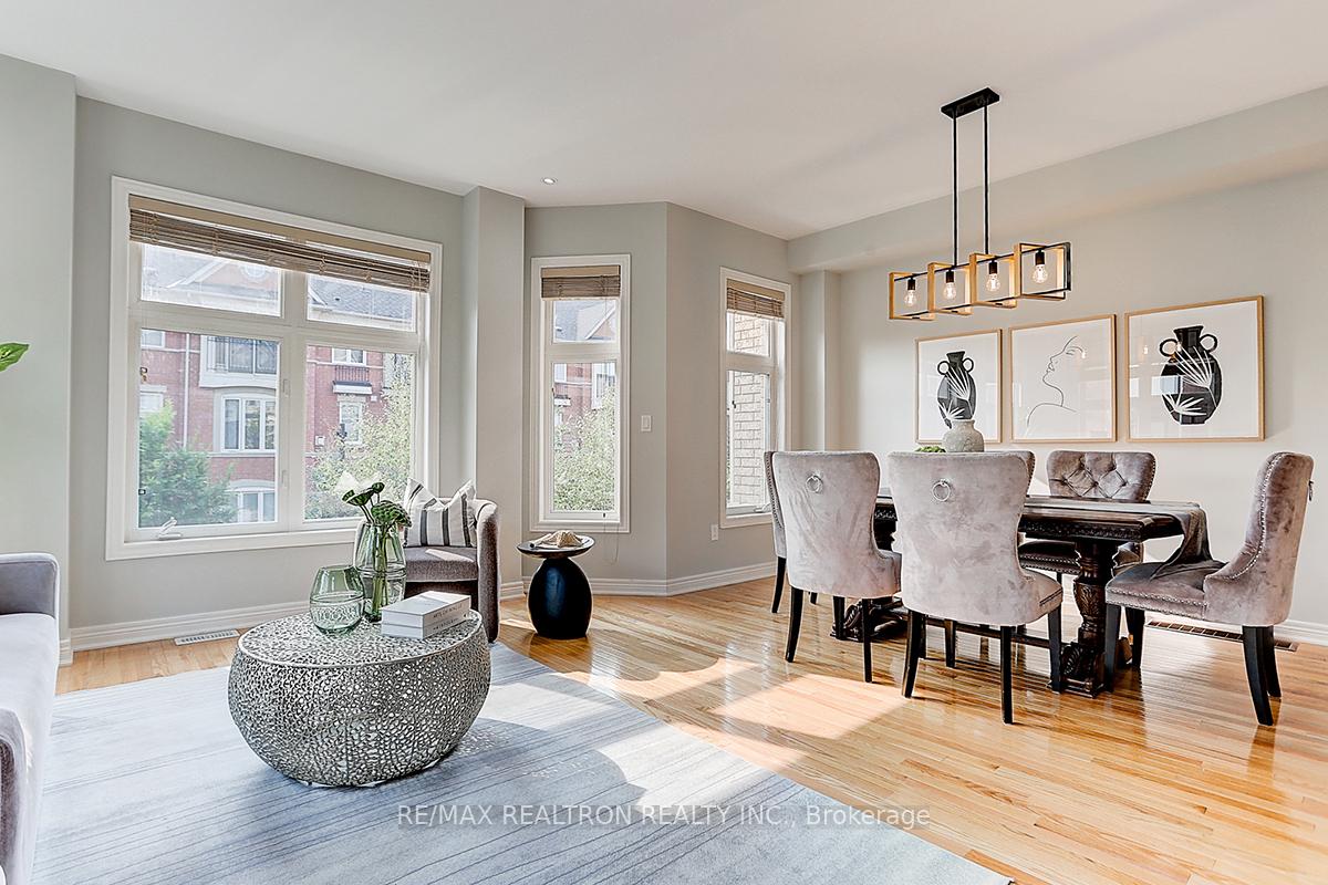 Photo 10 of 2 Henry Peters Lane, Vaughan, East Woodbridge — HOMEH