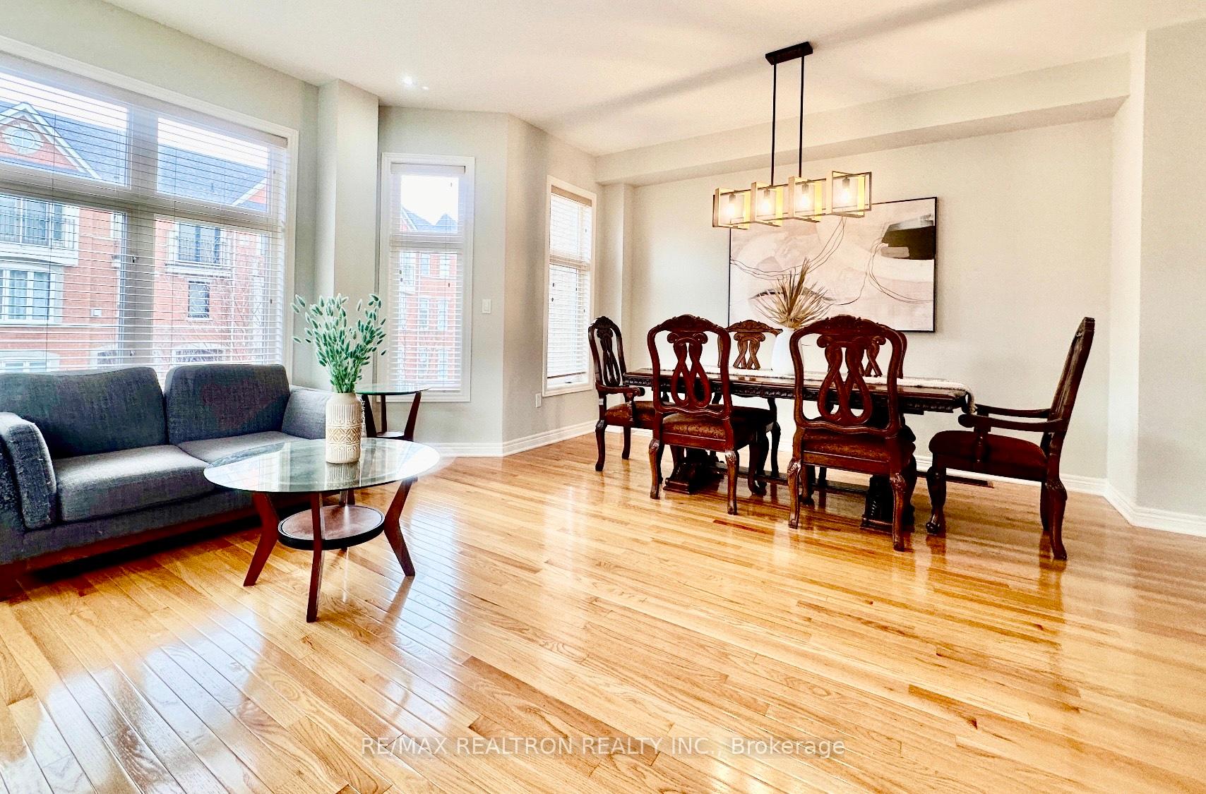 Photo 11 of 2 Henry Peters Lane, Vaughan, East Woodbridge — HOMEH