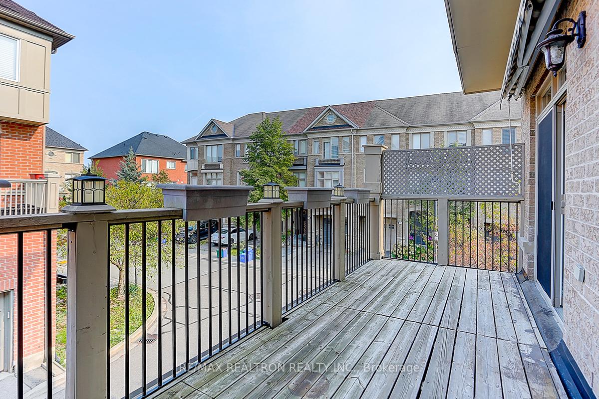 Photo 17 of 2 Henry Peters Lane, Vaughan, East Woodbridge — HOMEH