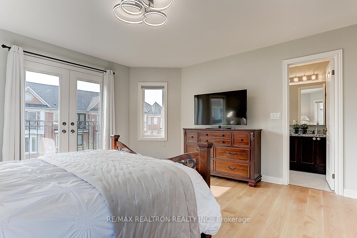 Photo 21 of 2 Henry Peters Lane, Vaughan, East Woodbridge — HOMEH