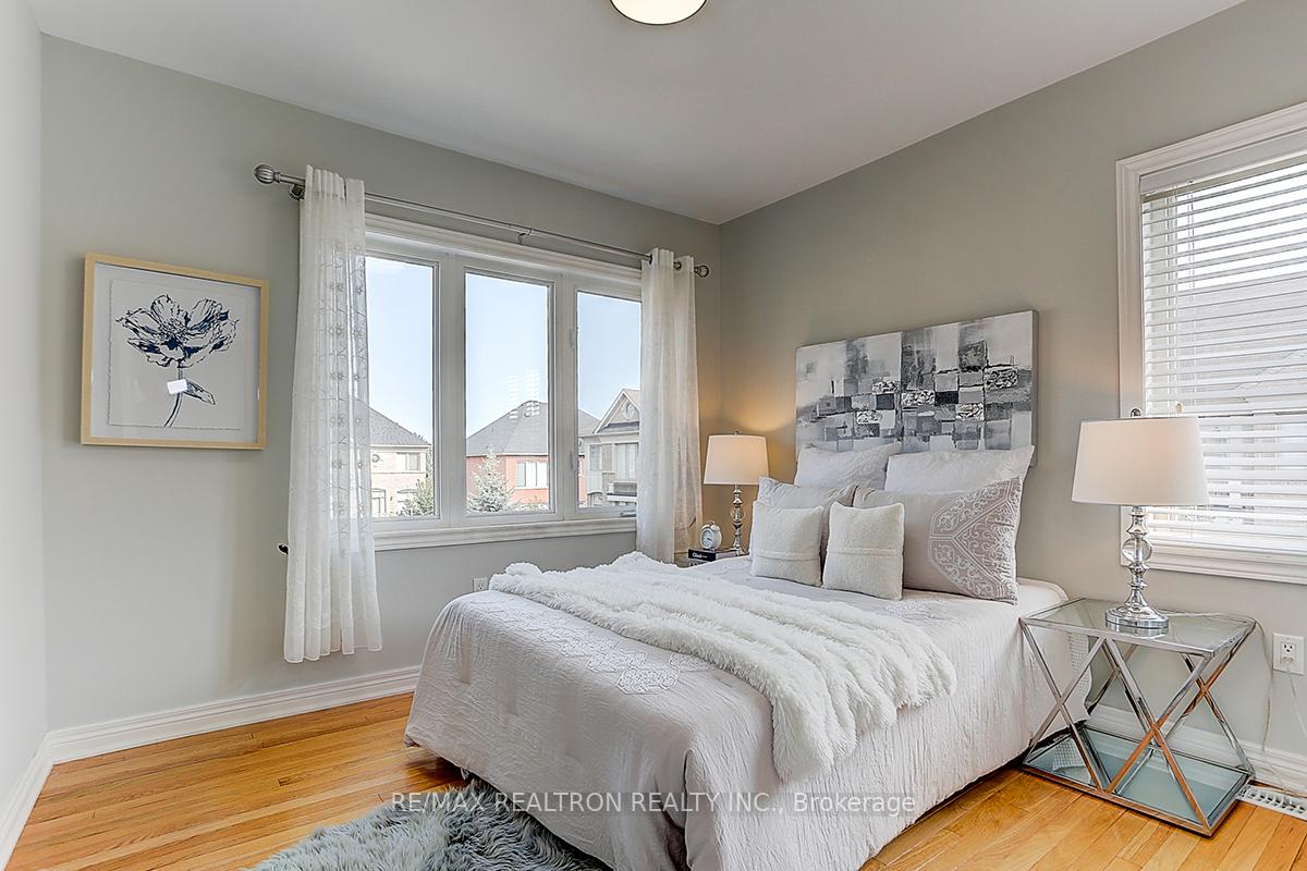 Photo 29 of 2 Henry Peters Lane, Vaughan, East Woodbridge — HOMEH