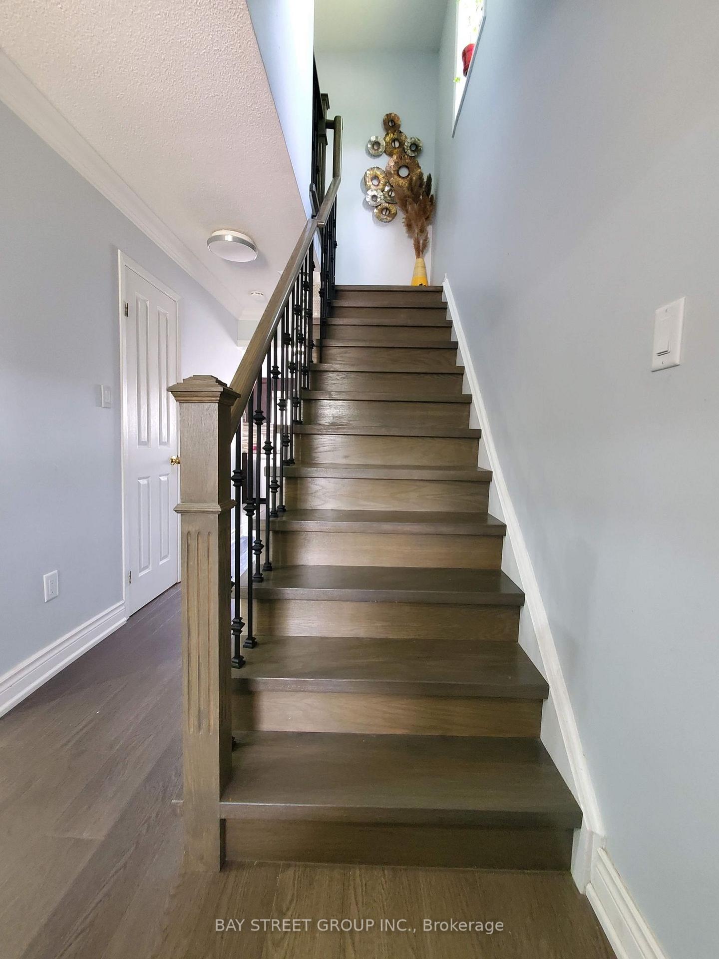 Photo 3 of 26 Ducatel Crescent, Ajax, Central — HOMEH