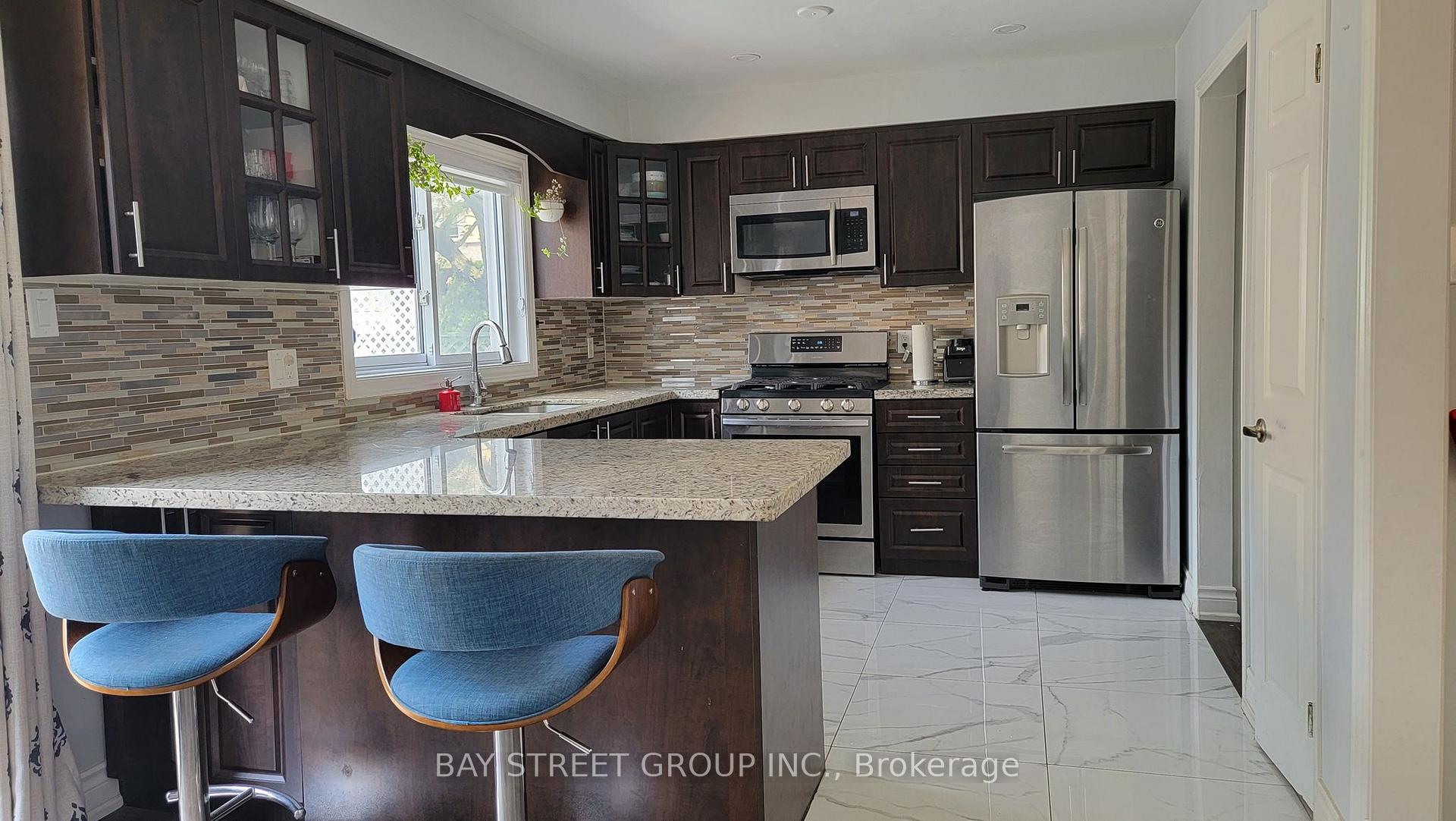 Photo 7 of 26 Ducatel Crescent, Ajax, Central — HOMEH
