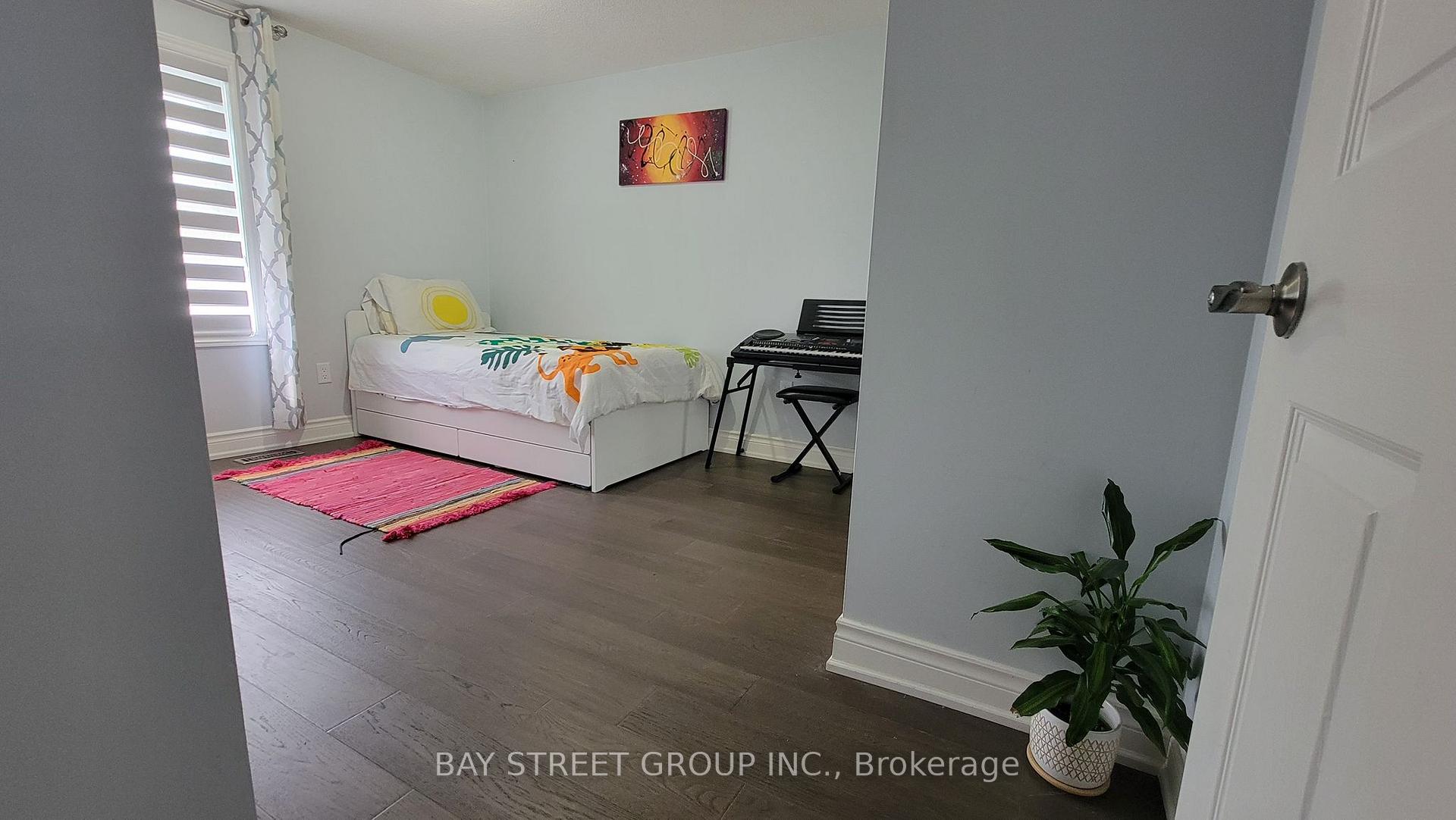 Photo 9 of 26 Ducatel Crescent, Ajax, Central — HOMEH